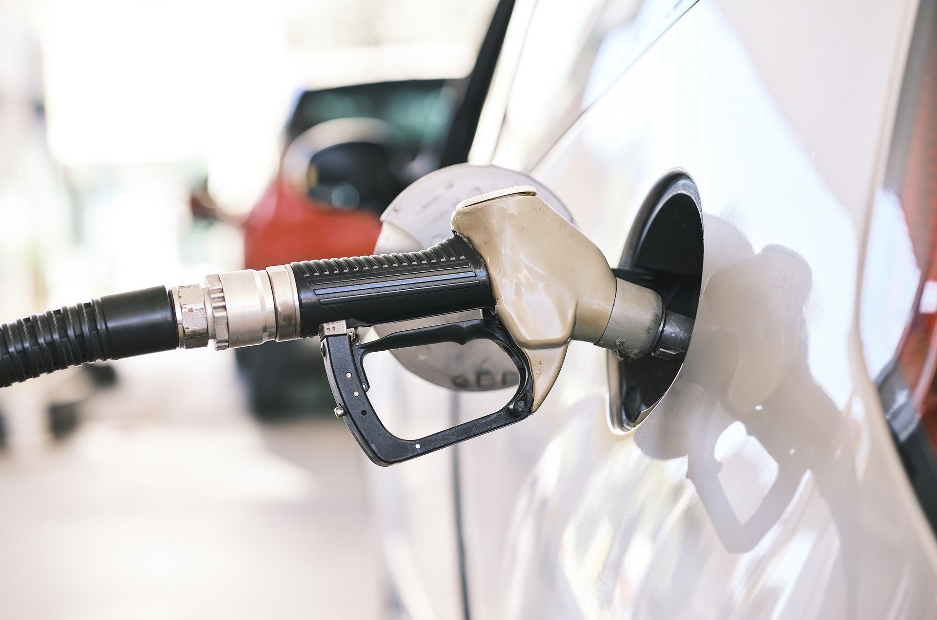 A benzinkutasok szerint betarthatatlanok az új tankolási szabályok