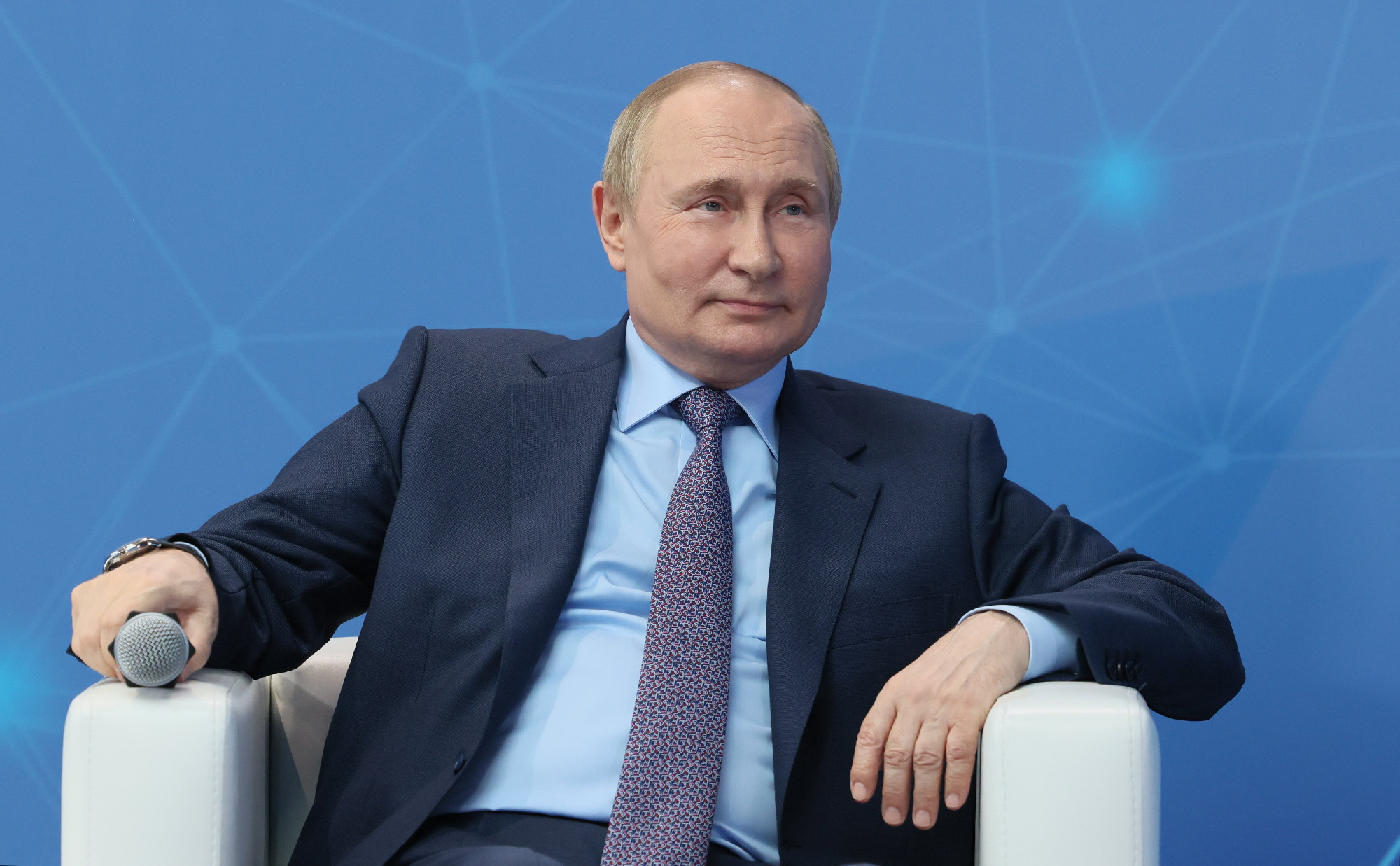 Putyin: Oroszország feladata a „visszaszerzés és megerősítés”