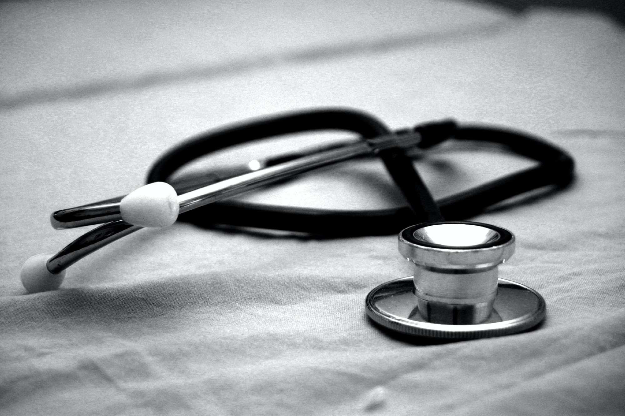 Népszava: Megszüntetnék a szabad orvosválasztást, korlátoznák a betegek látogatási idejét