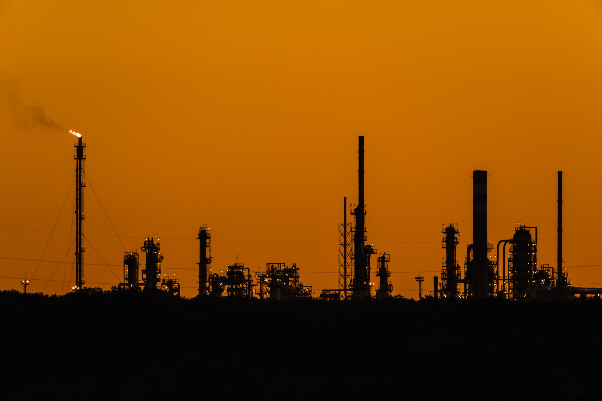 Újraindítja a Mol a százhalombattai olajfinomítóját