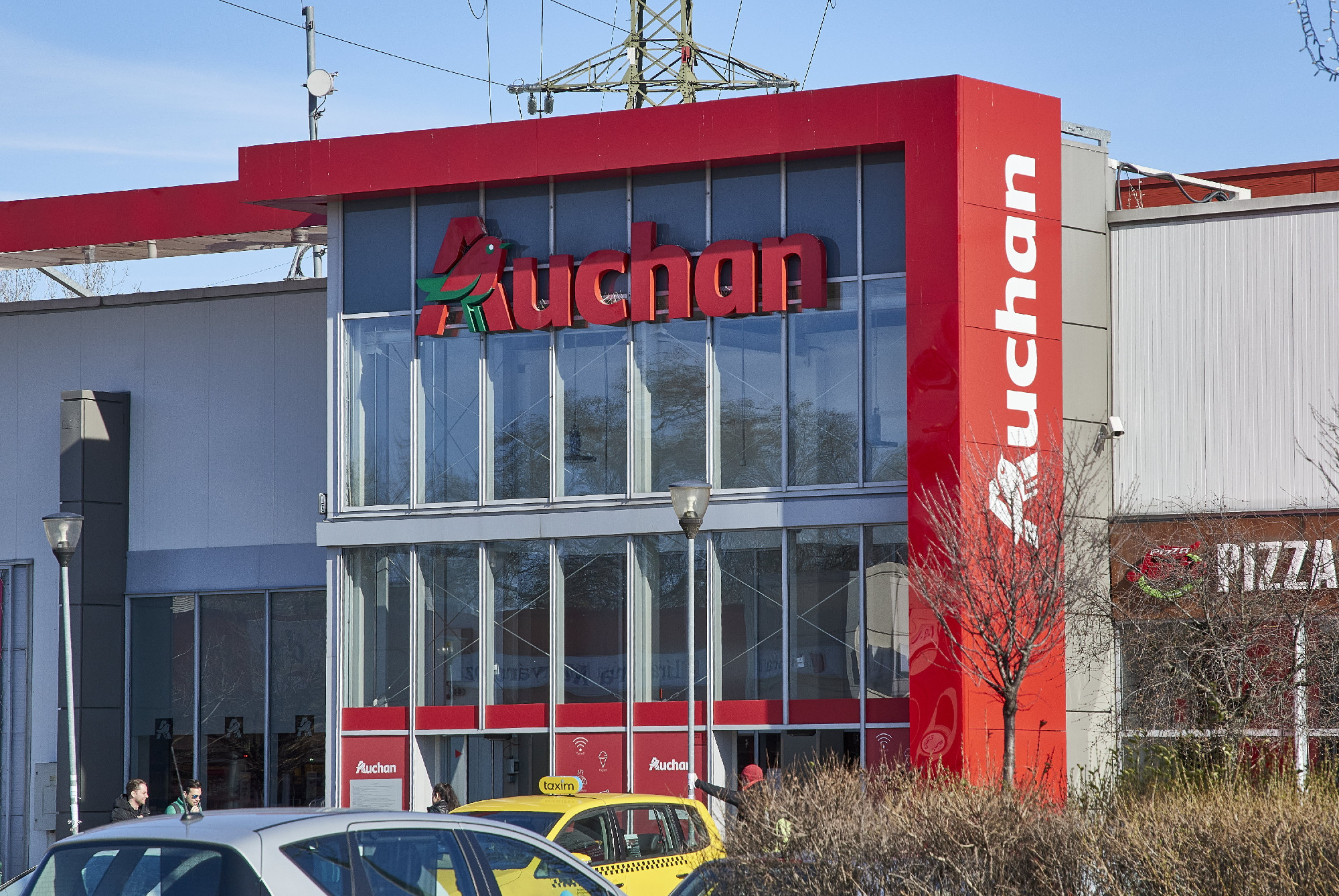 Jellinek Dániel érdekeltsége megvette a hazai Auchan 47 százalékát
