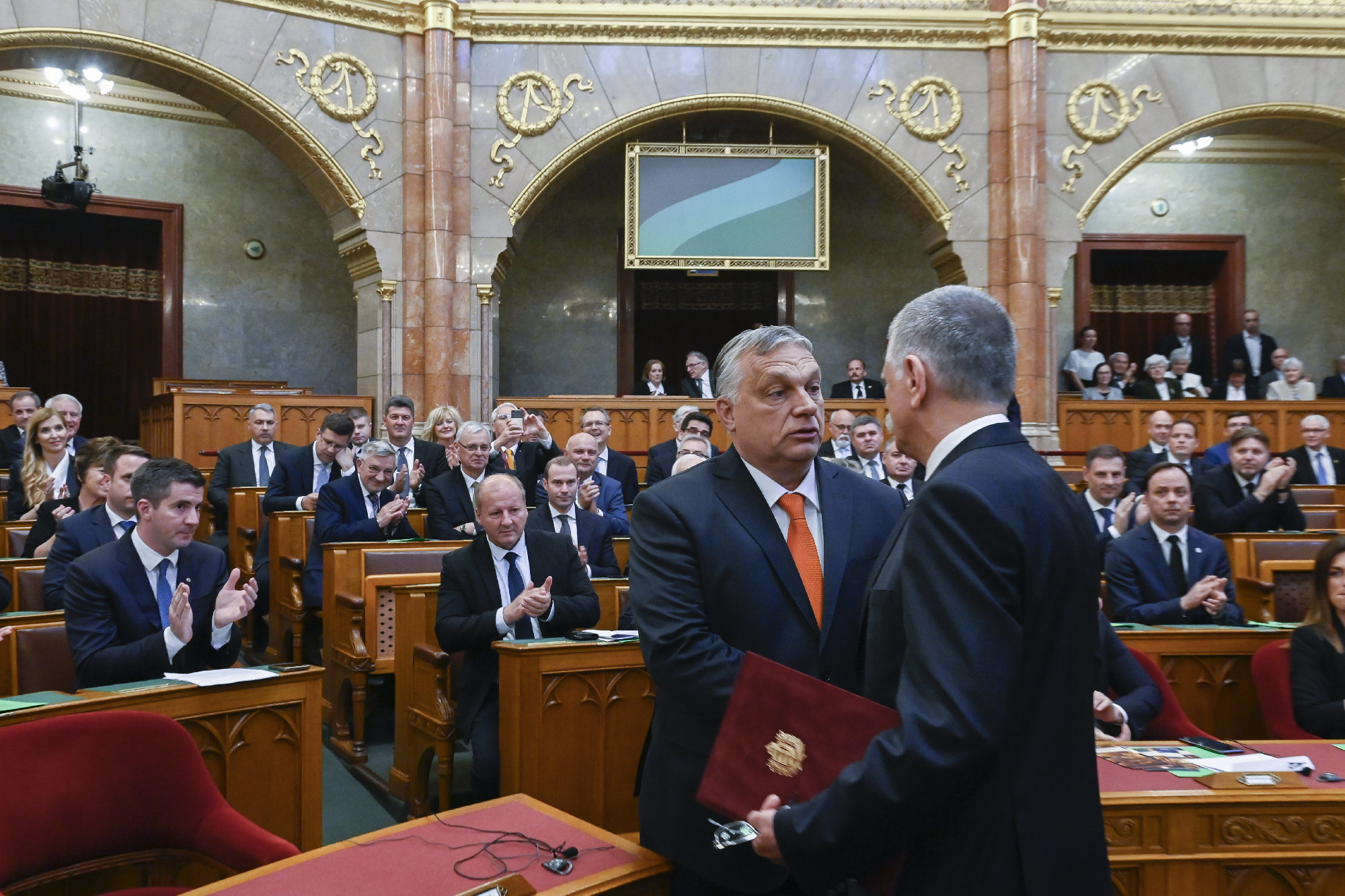 Ötödjére választják miniszterelnökké Orbán Viktort hétfőn a parlamentben