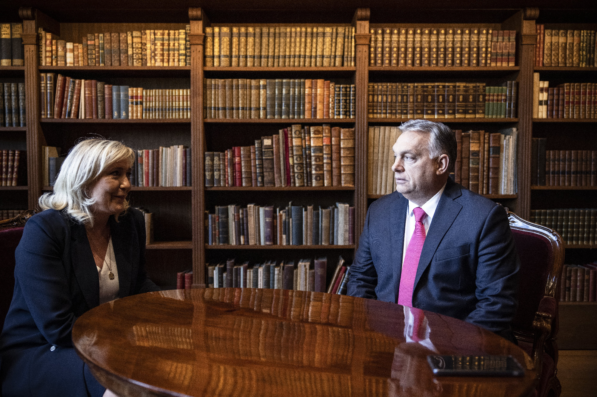 Le Pen nagy, közös európai frakcióról beszélt Budapesten