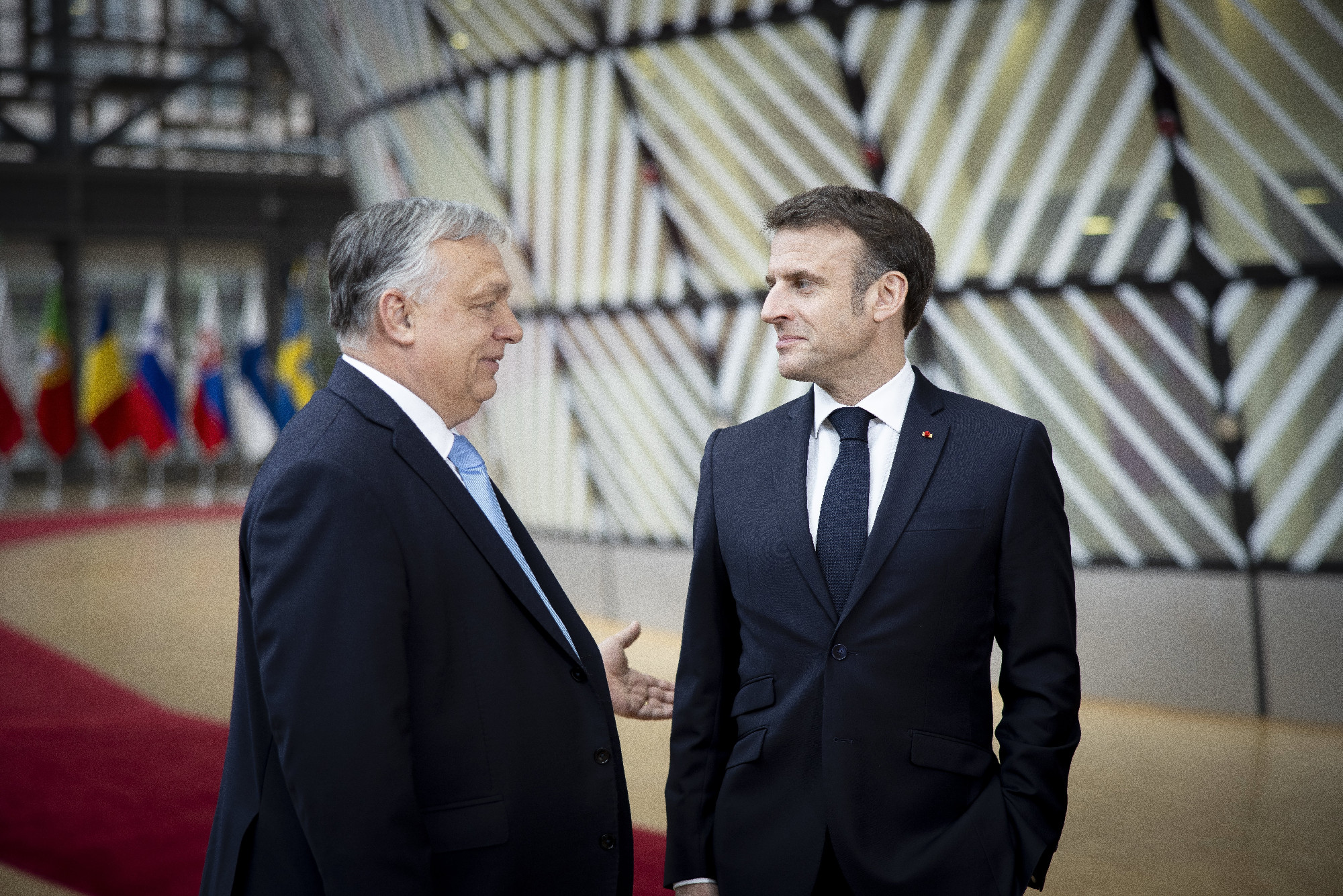 Macron francia elnökkel tárgyal szerdán Orbán Viktor