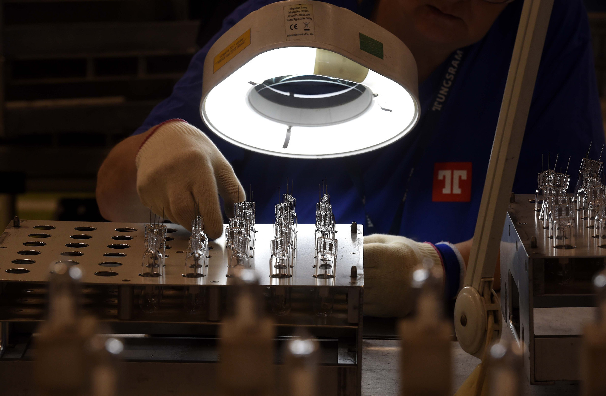 Megszünteti a hagyományos lámpagyártást a Tungsram, elküld 1600 dolgozót