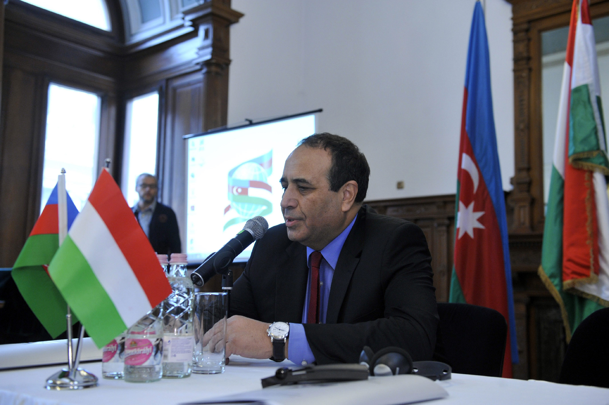 Magyar kitüntetést kapott a baltás gyilkos kapcsán ismertté vált azeri nagykövet