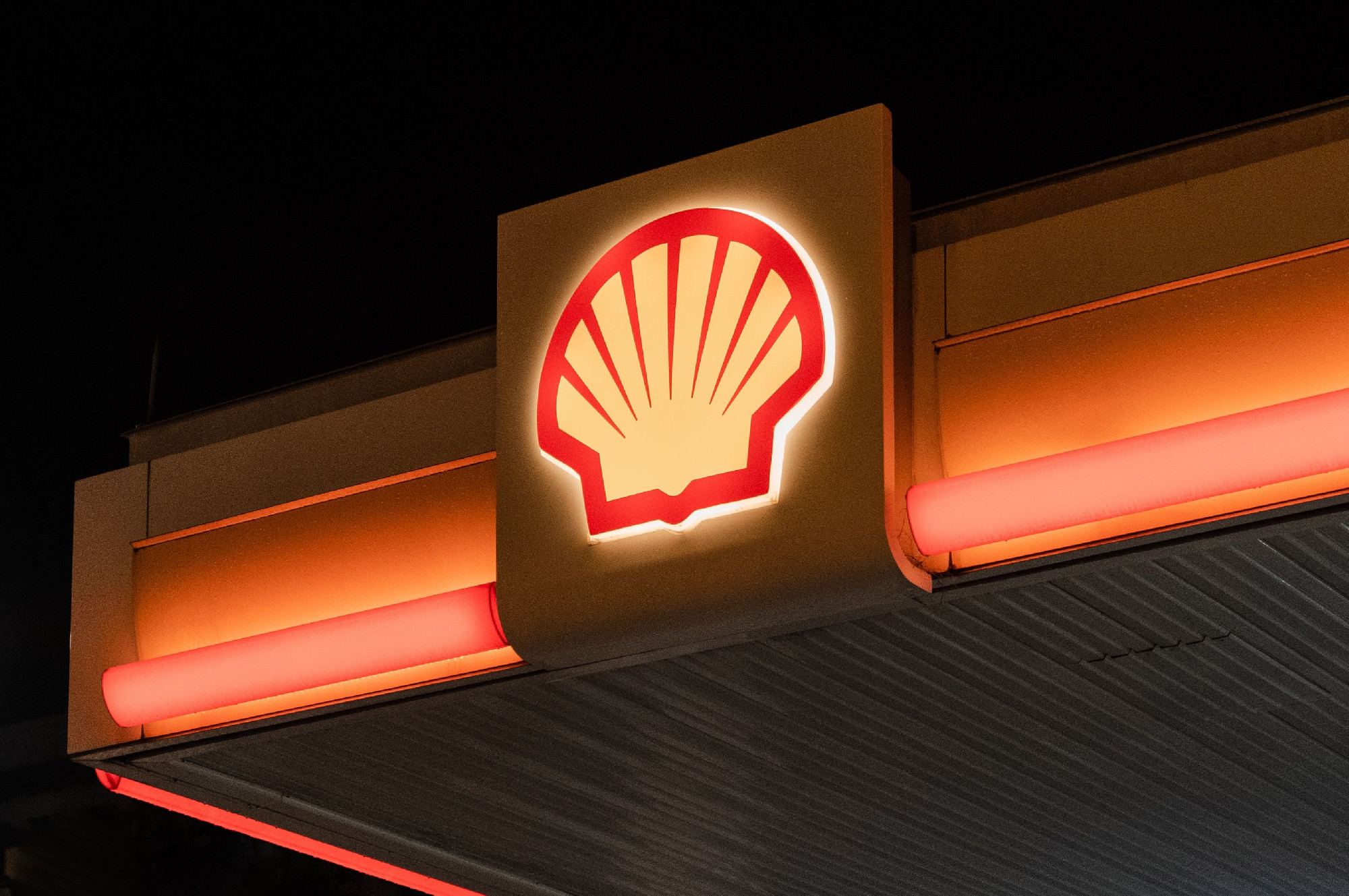 Korlátozást vezet be a Shell: maximum bruttó 25 ezer forintért lehet tankolni
