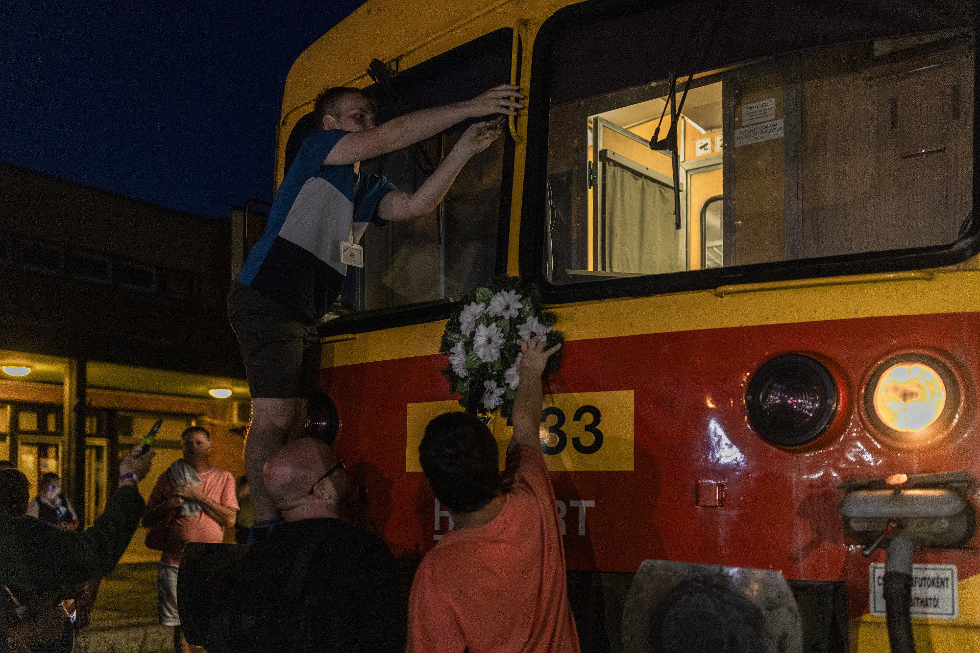 Fideszes polgármester: Kevesebb utasuk van a pótlóbuszoknak a bezárt vasútvonalon