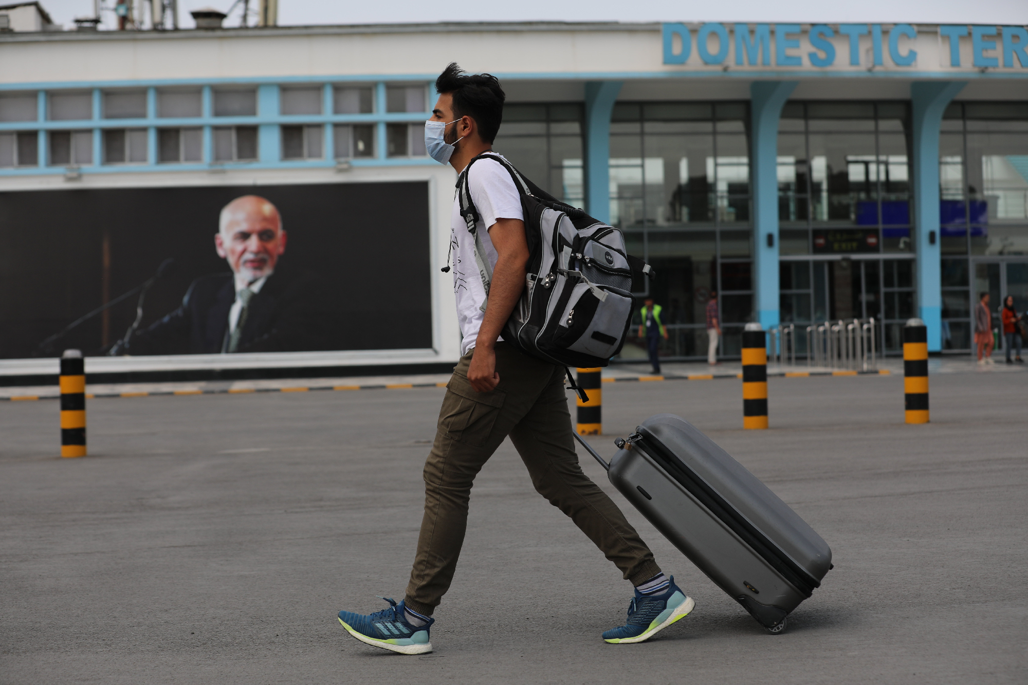 A NATO csapatai segítenek nyitva tartani a kabuli repülőteret