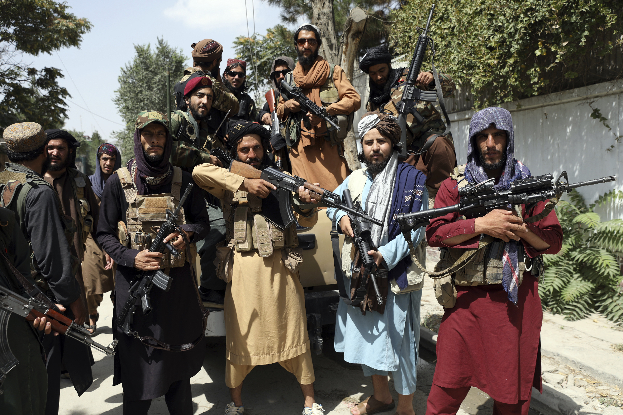 Moszkva nem tervezi támogatni a tálibok elleni afgán lázadókat