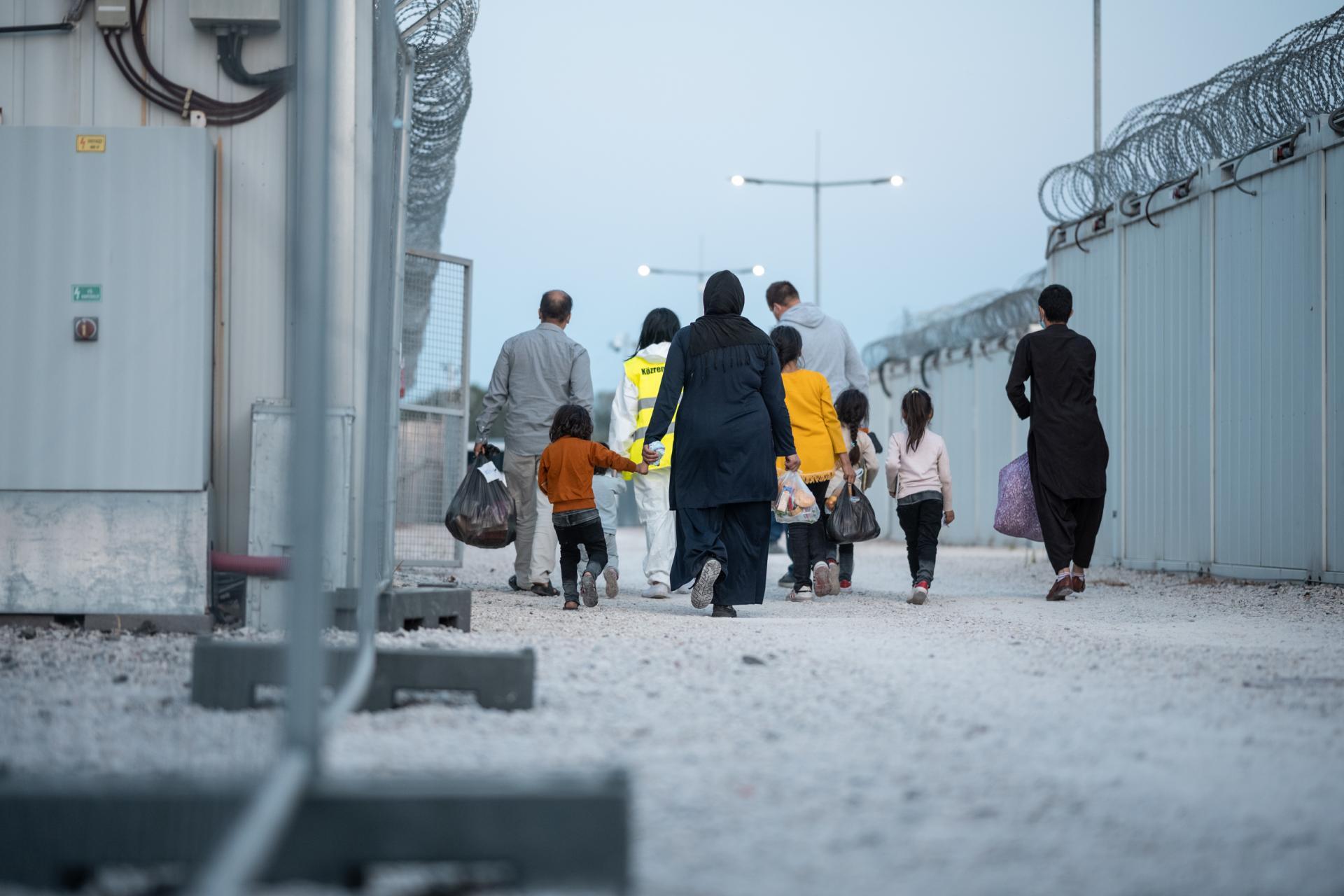 Megugrott az afgán menedékkérők száma