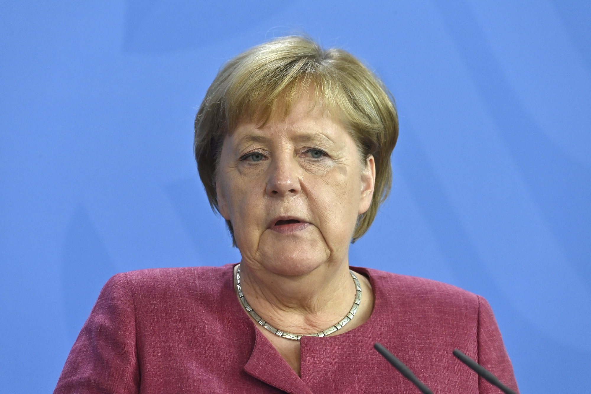 Angela Merkel szerint Putyinnak csak az erő számít