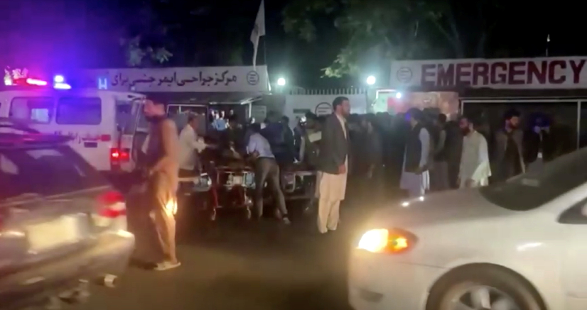 Robbantottak a kabuli reptérnél, száz fölött lehet a halálos áldozatok száma