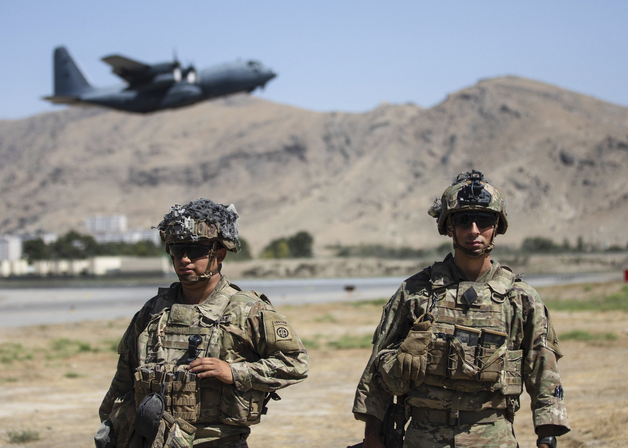 Megkezdődött az amerikai katonák kivonása a kabuli repülőtérről