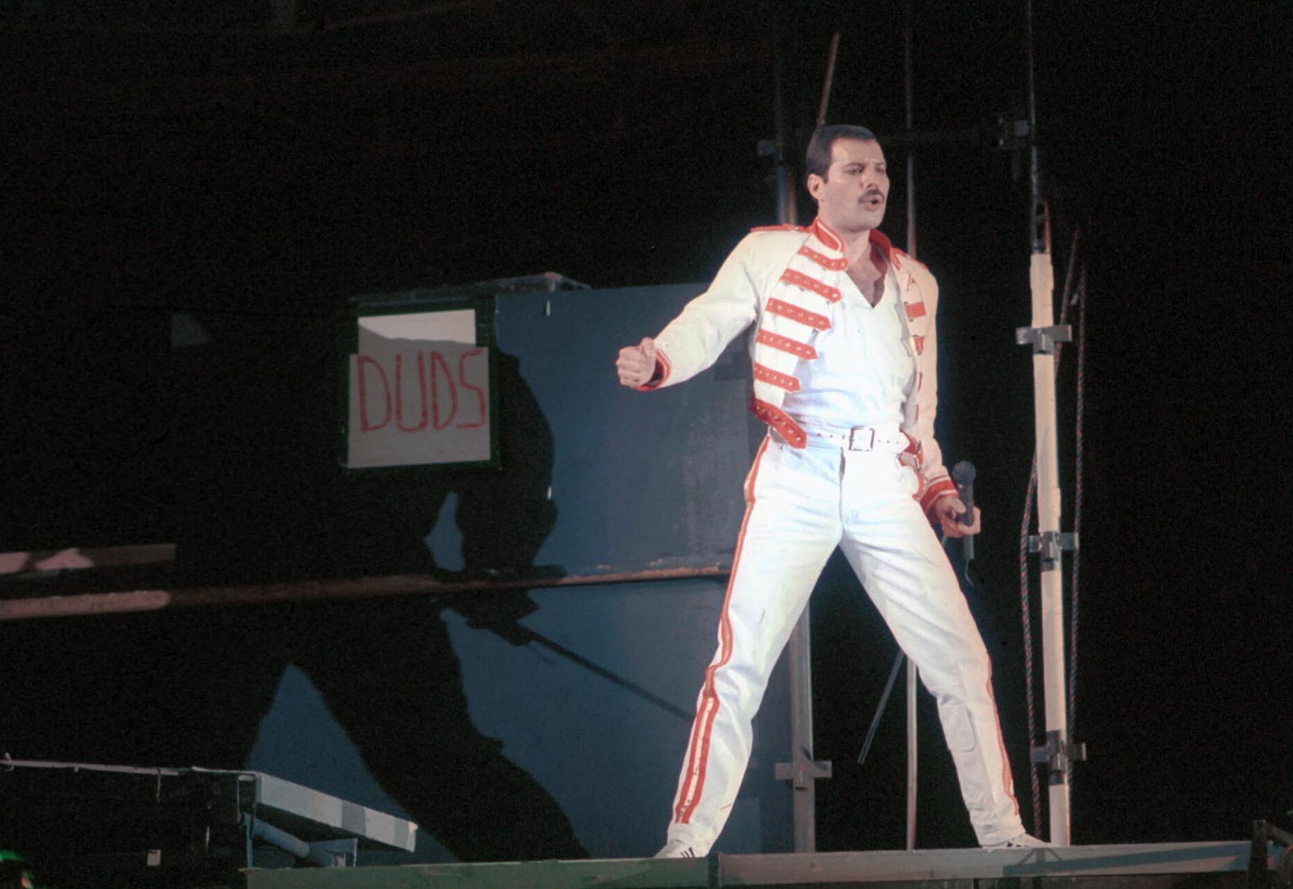 Hattyúk a Genfi-tónál – Hetvenöt éve született Freddie Mercury