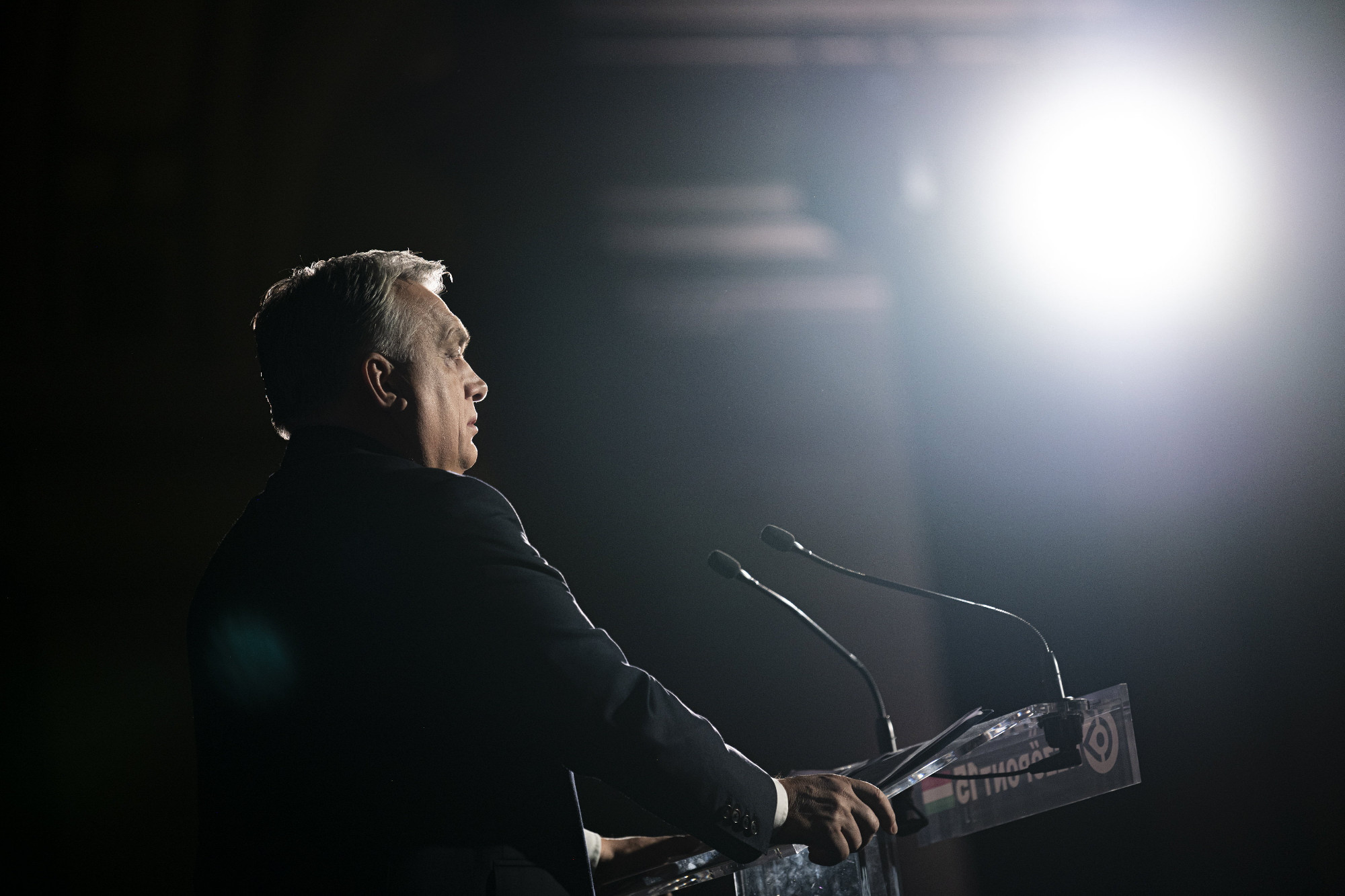 Orbán szerint nem szabad engedni, hogy „szétbarmolják” a gazdasági rendszert