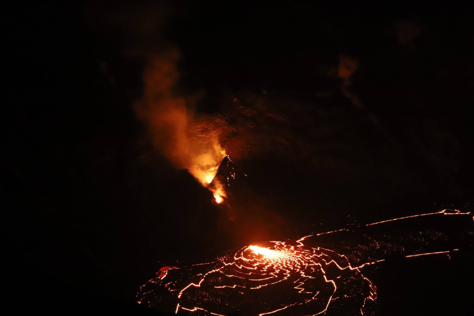Aktív vulkánkráterbe zuhant egy férfi Hawaiin 
