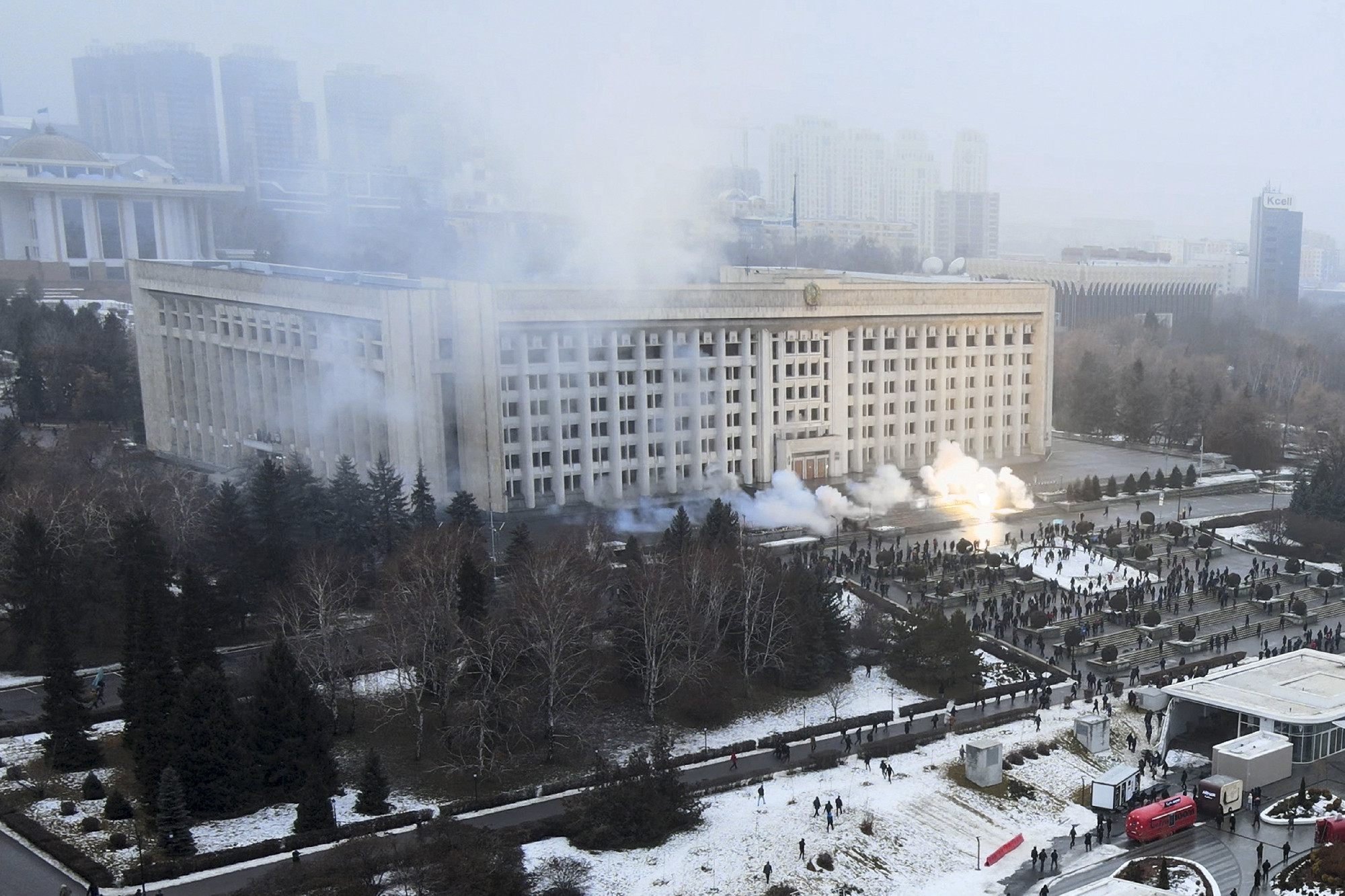 Kazah tüntetések: állandósult a lövöldözés, nyílt összecsapásokra került sor Almatiban