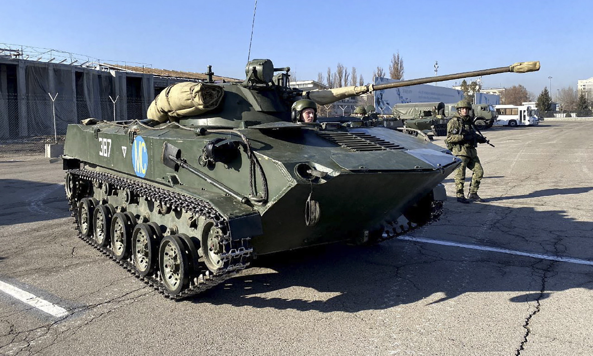 Hadoszlop indult el Donyeckből az ukrán fegyveres erők irányába