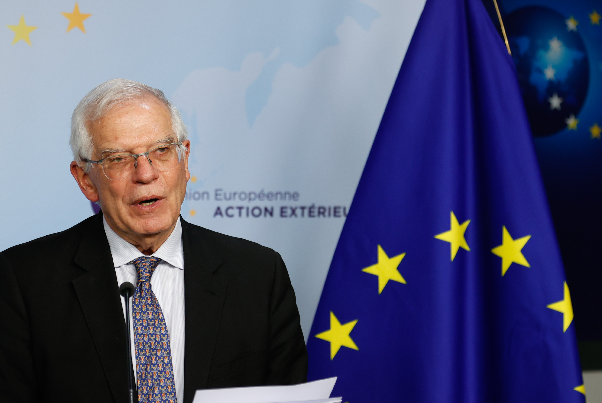 Borrell: Az EU nem hagyja, hogy Ukrajna kifogyjon a katonai felszerelésekből