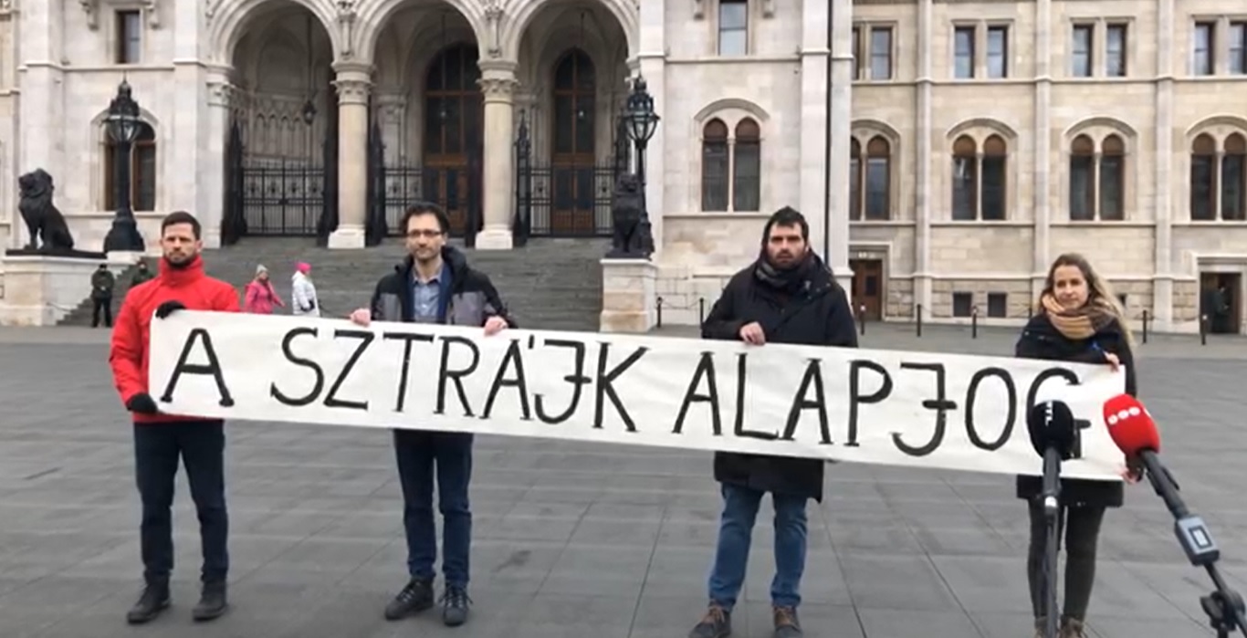 Szülői Hang: Novák Katalin ne írja alá a pedagógussztrájkot kiüresítő törvényt! 