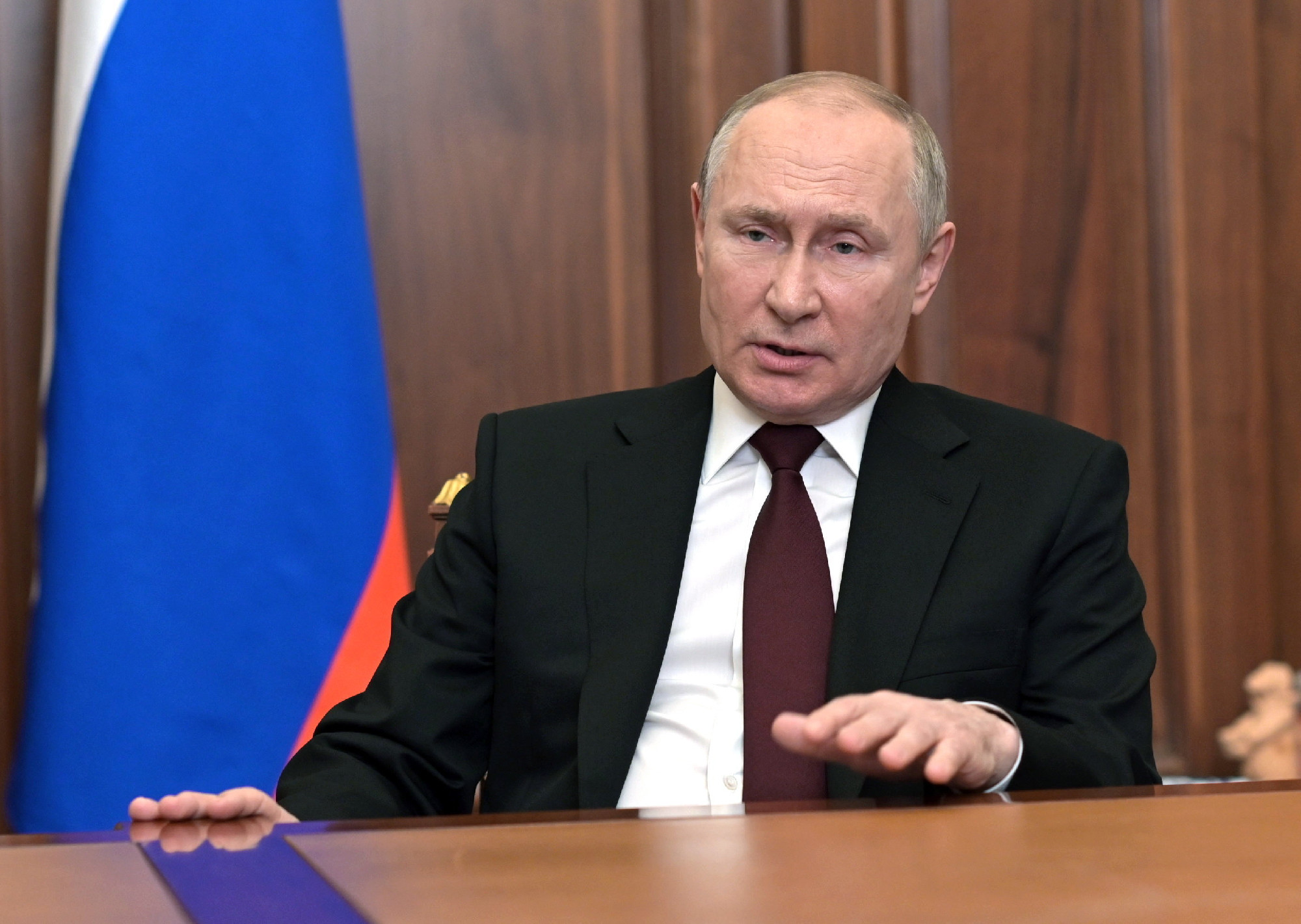 „Mondd meg neki, hogy a szemétbe dobtam” – Putyin állítólag ezt üzente Zelenszkijnek
