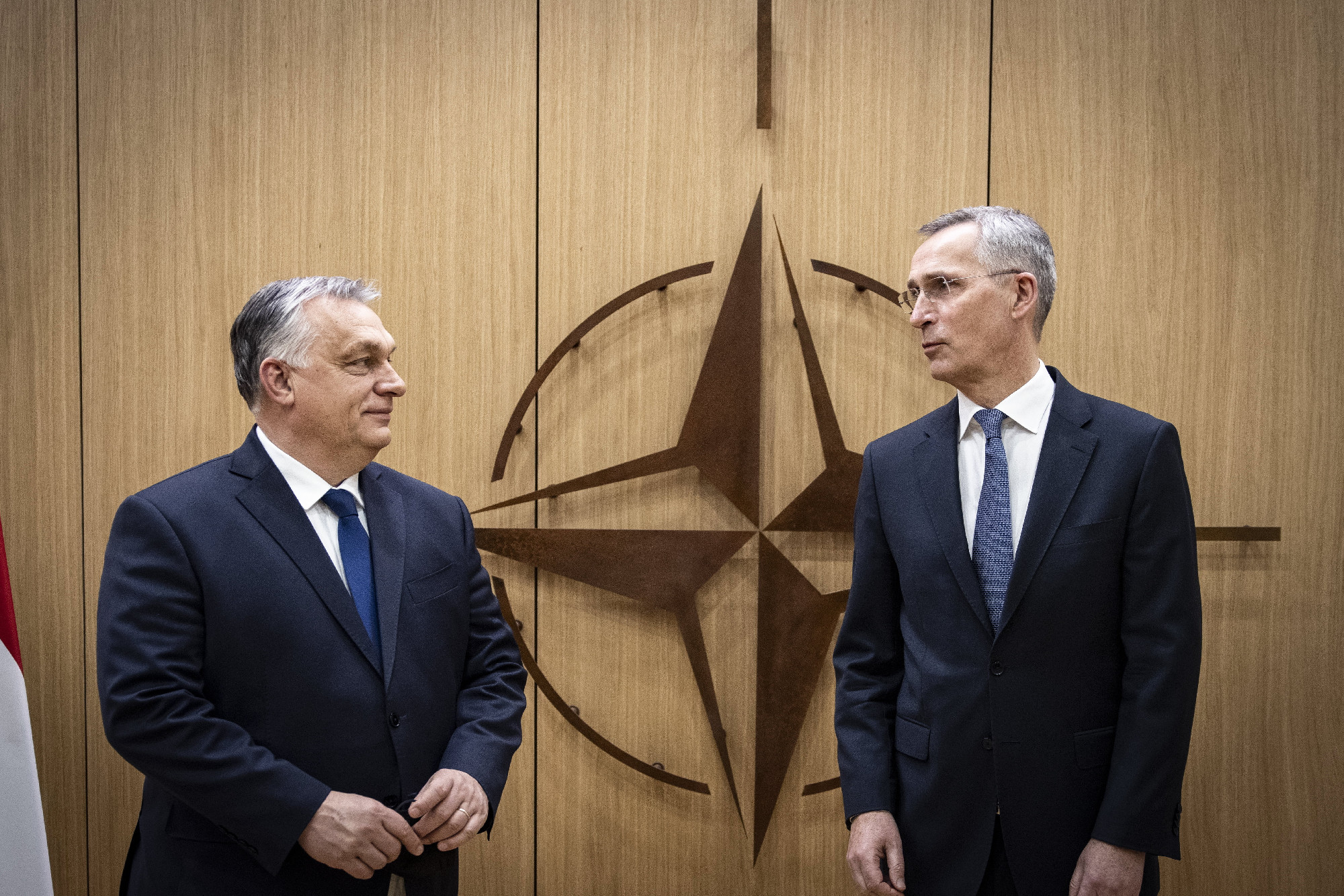 Orbán Viktor bejelentkezett a NATO-központból 