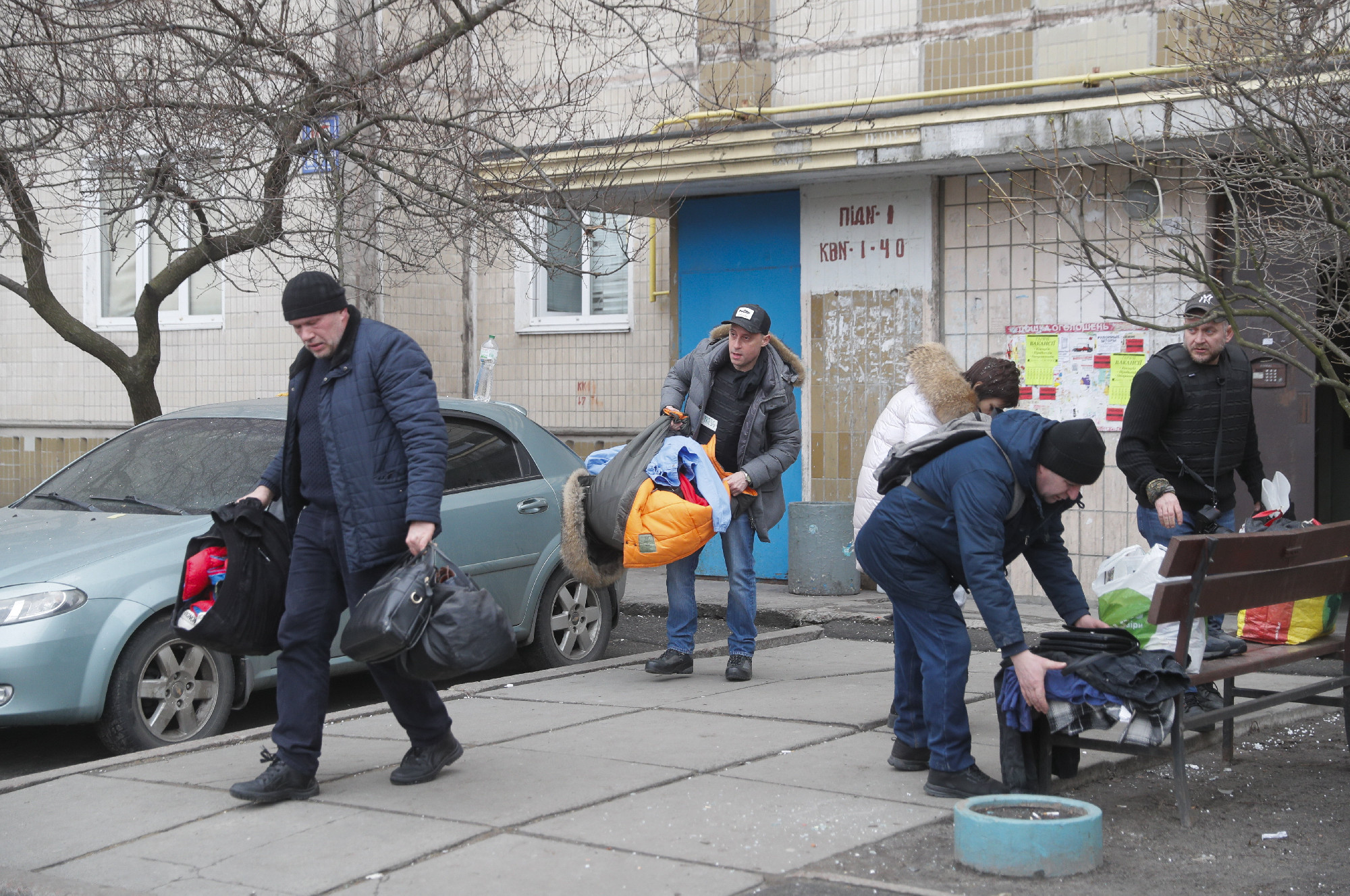 „Fél óra alatt kapkodták el a fegyvereket”: harcra kész az ostromlott Kijev