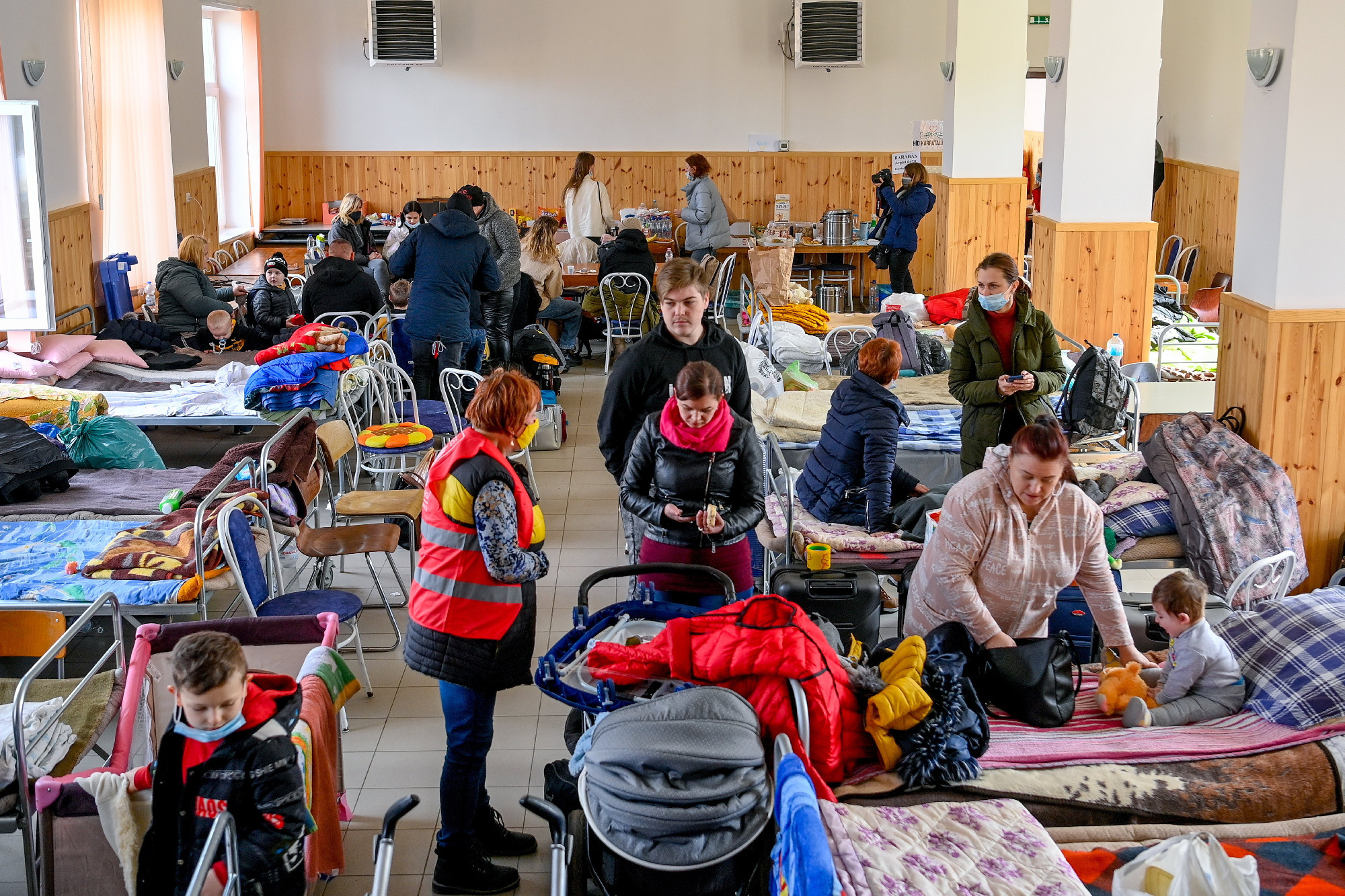 Ukrajna lakosságának már közel negyede elhagyta otthonát
