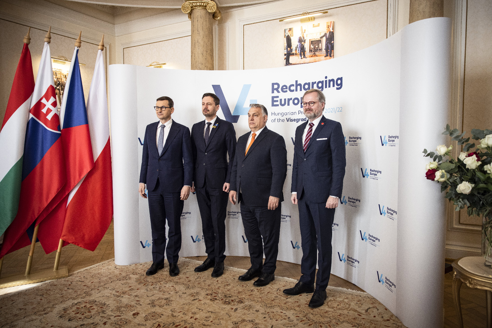 A lengyel miniszterelnök új együttműködést dolgozna ki a V4-eknek