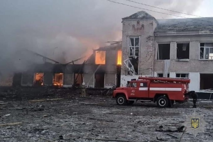 Legalább 21 ember halt meg a Harkiv megyei Merefa elleni tüzérségi támadásban