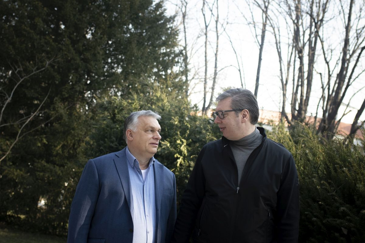 A Miniszterelnöki Sajtóiroda által közreadott képen Orbán Viktor miniszterelnök  és Alekszandar Vucic szerb államfő találkozója Belgrádban 2022. március 19-én (Fotó: MTI/Miniszterelnöki Sajtóiroda/Benko Vivien Cher)