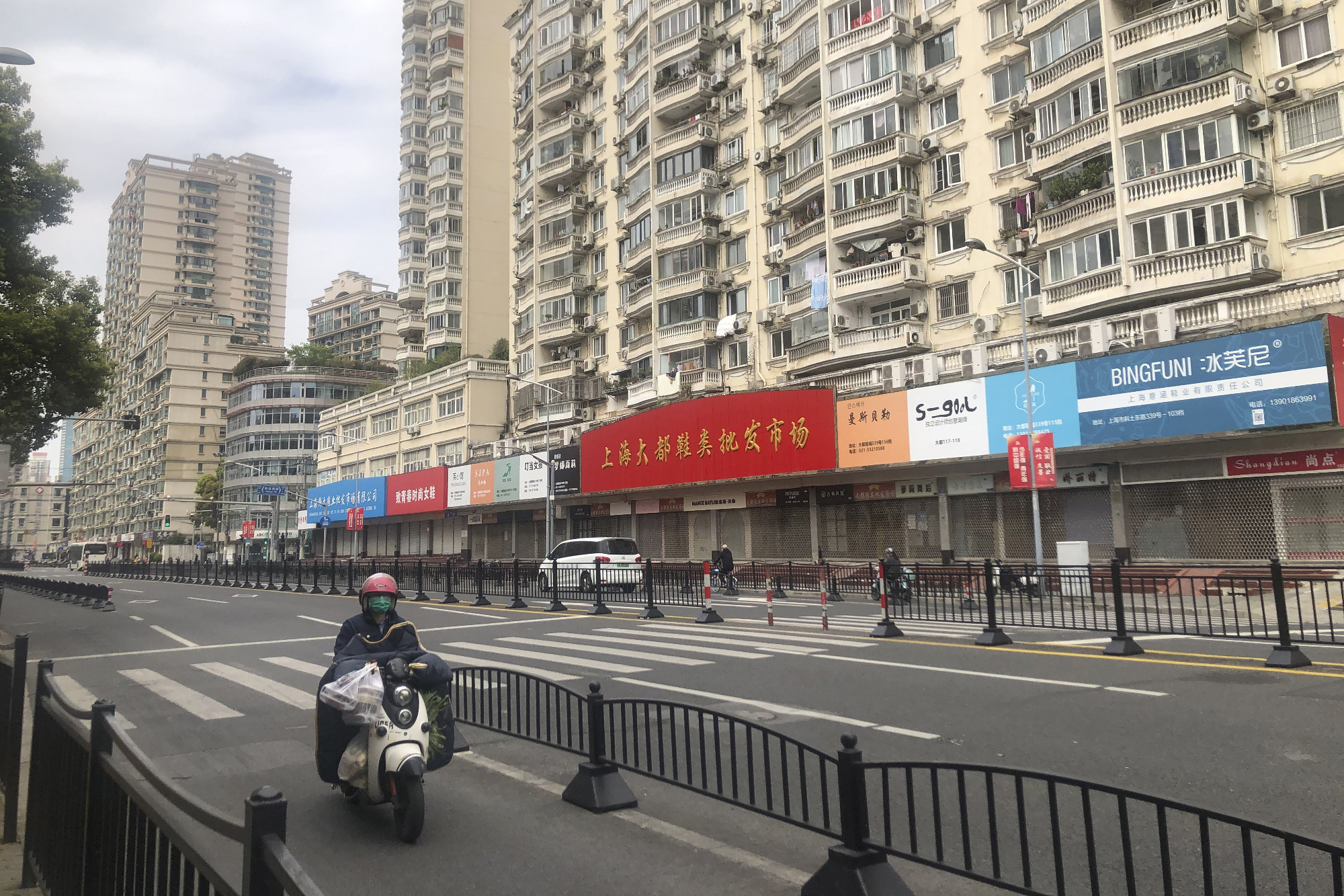Feloldották a vesztegzárat Sanghaj egyes részein