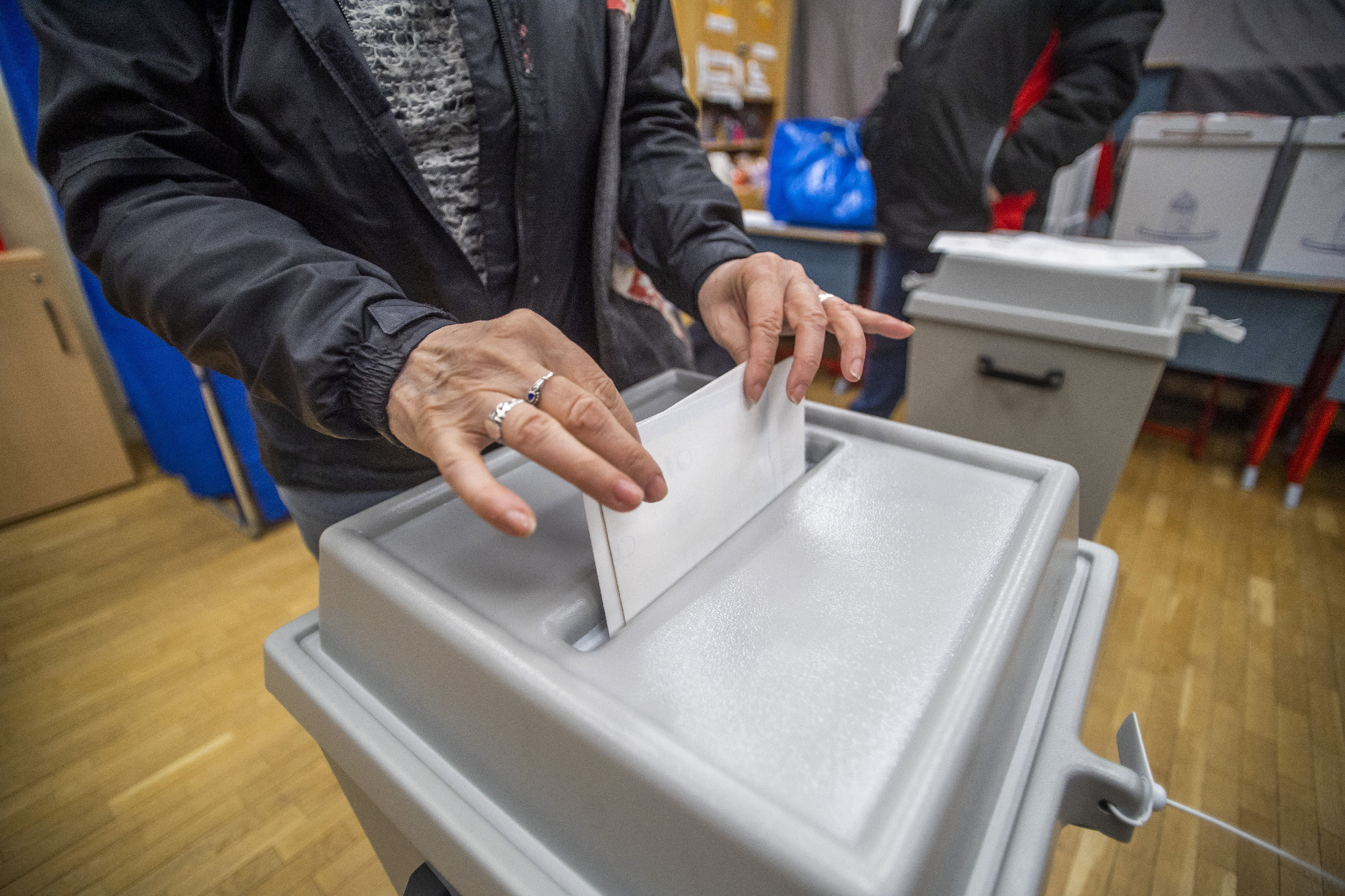 Civil szervezeteket bírságolt a választási bizottság a népszavazás miatt