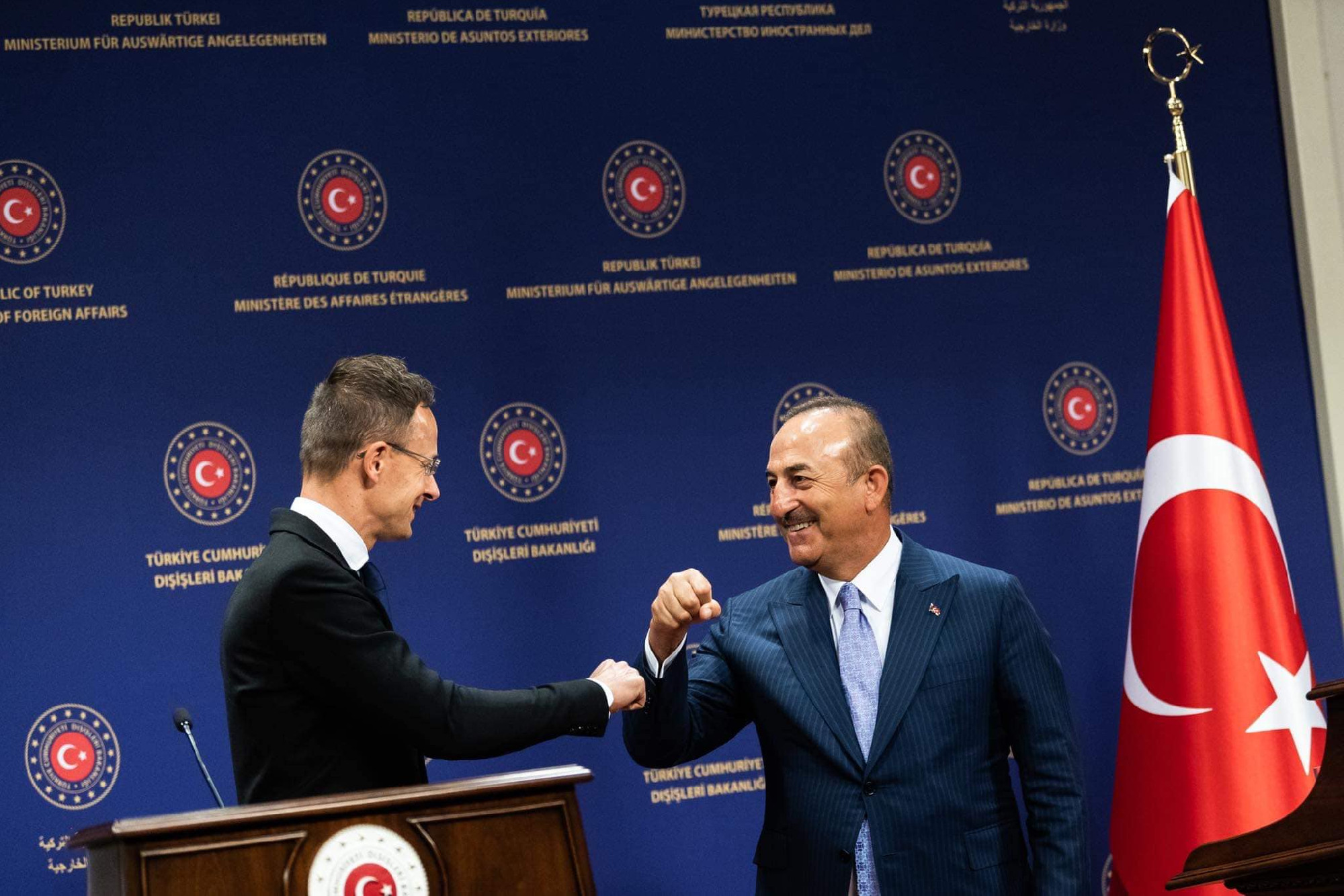 Putyin után a török és a kínai külügy is gratulált az Orbán-kormánynak