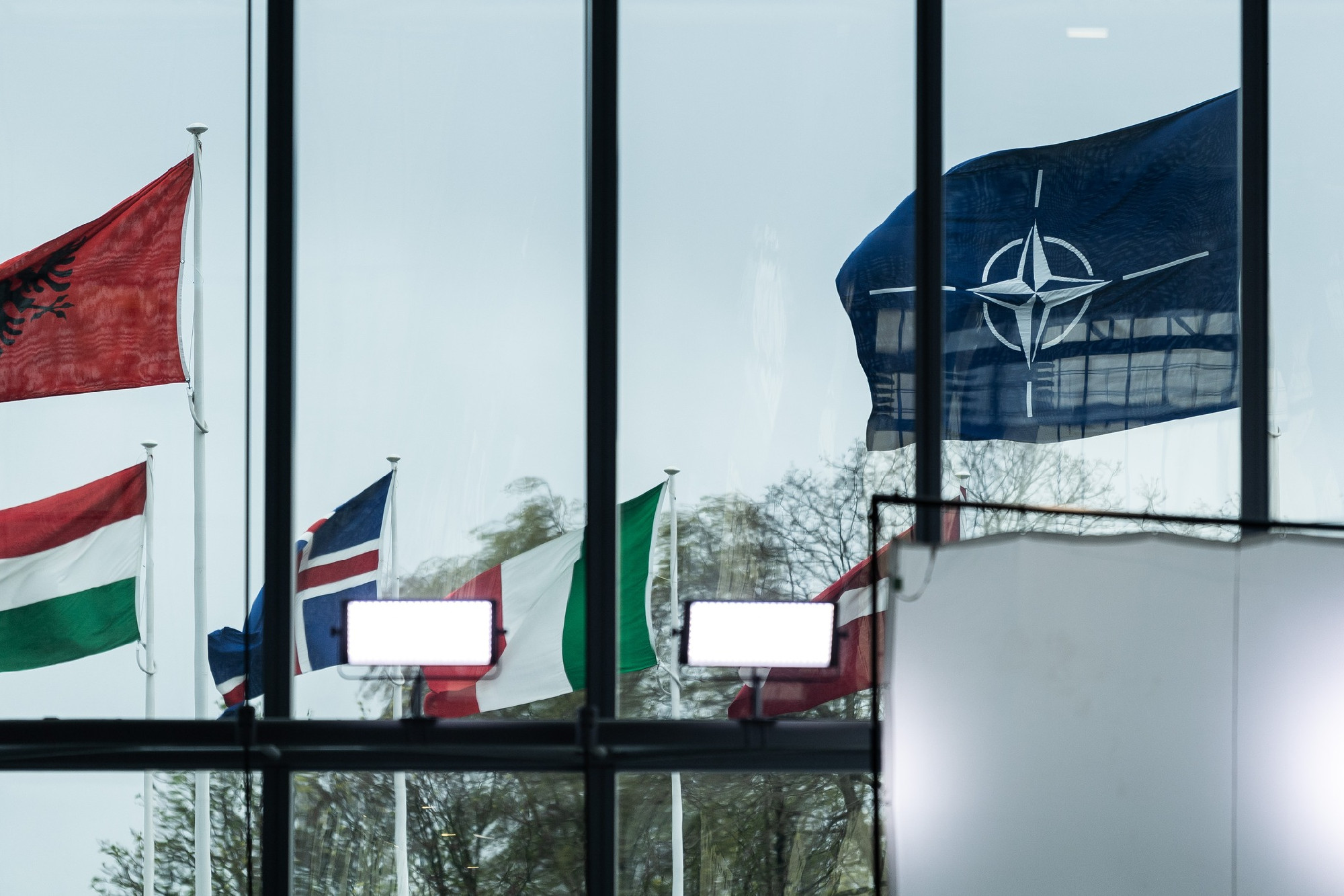 A legtöbb NATO-tagállam katonai készletei minimális szintre csökkentek