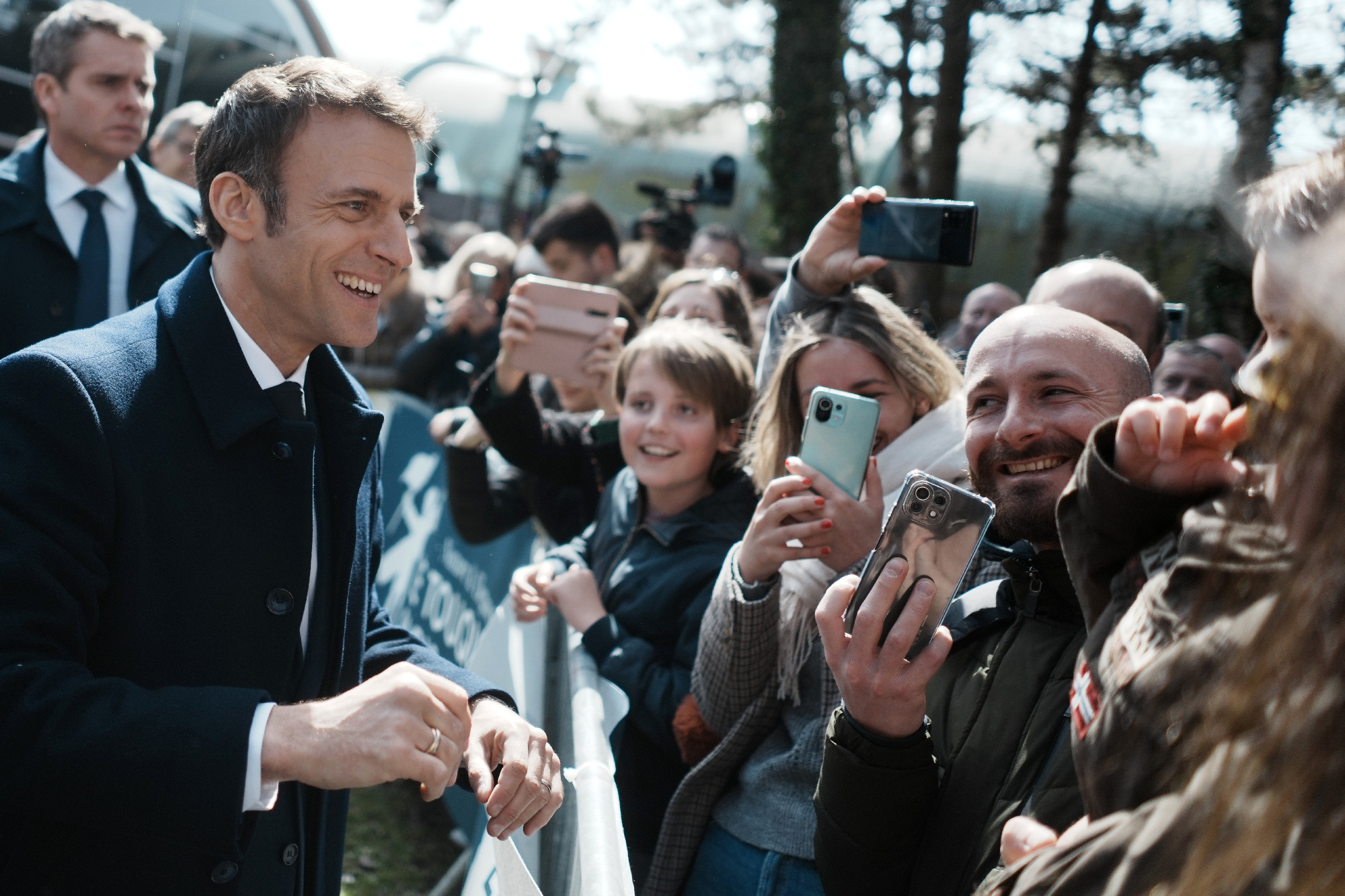 Macron a nagy esélyes, de sokan tartanak Le Pen győzelmétől