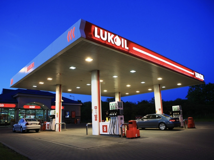 A Lukoil 20 literes tankolási korlátot vezet be
