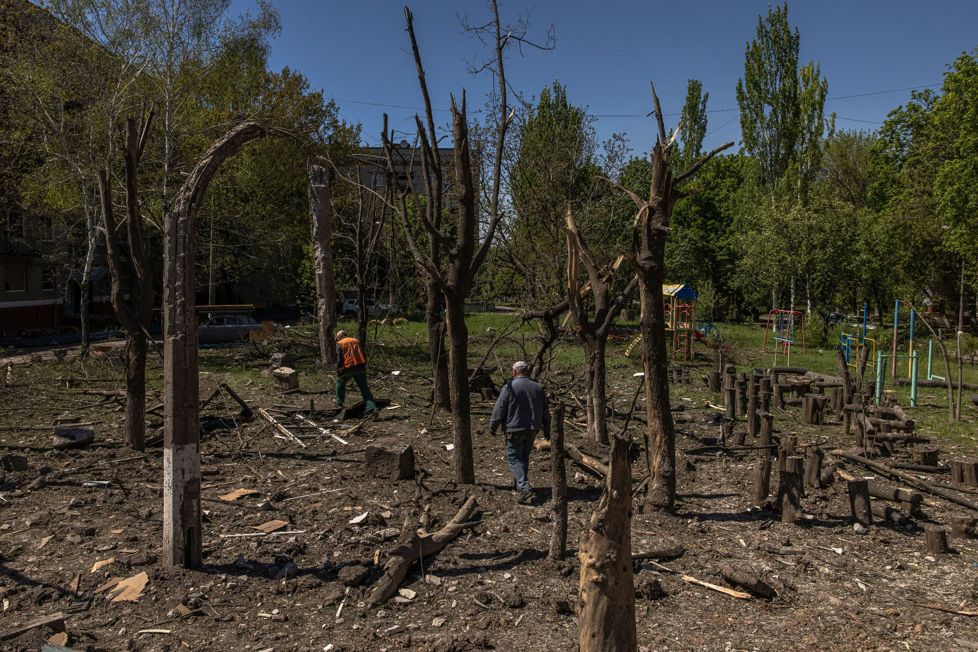 Újabb települést kezdtek felszabadítani az orosz megszállás alól Harkiv megyében