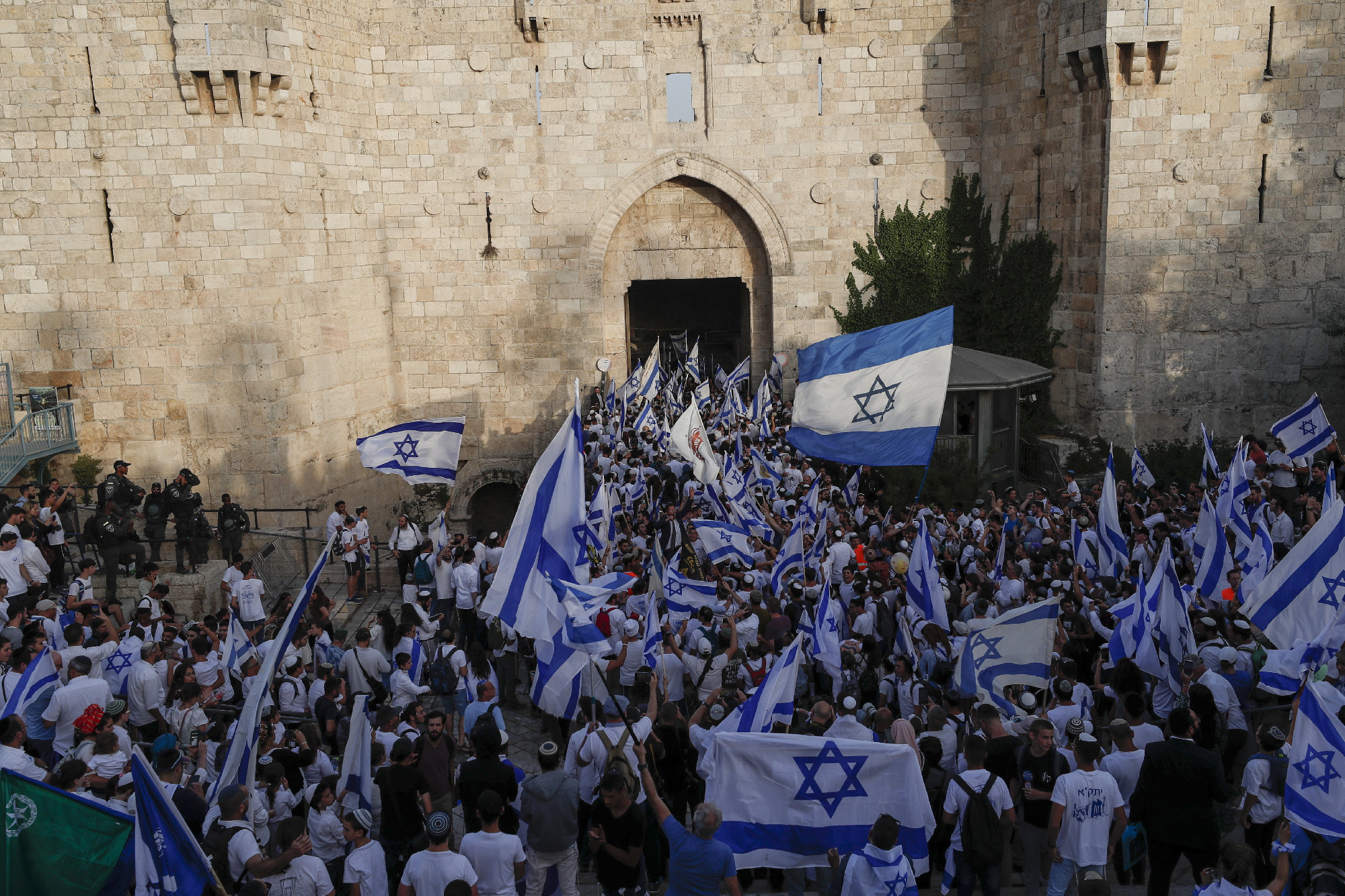 Összetűzések közepette tartották meg az izraeli zászlós menetet 