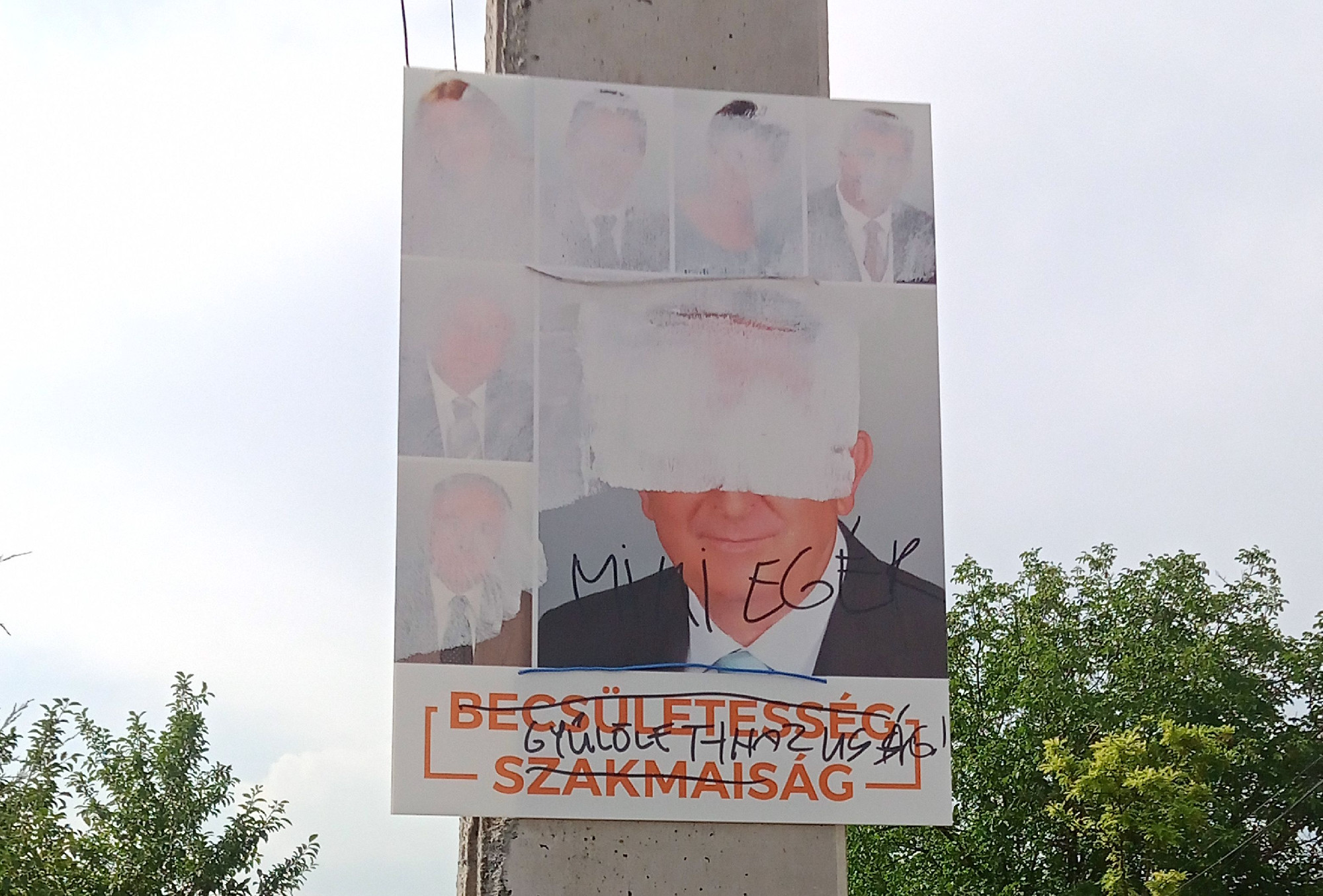Lefestett plakátok, rongálás: durvul az újszentiváni kampány