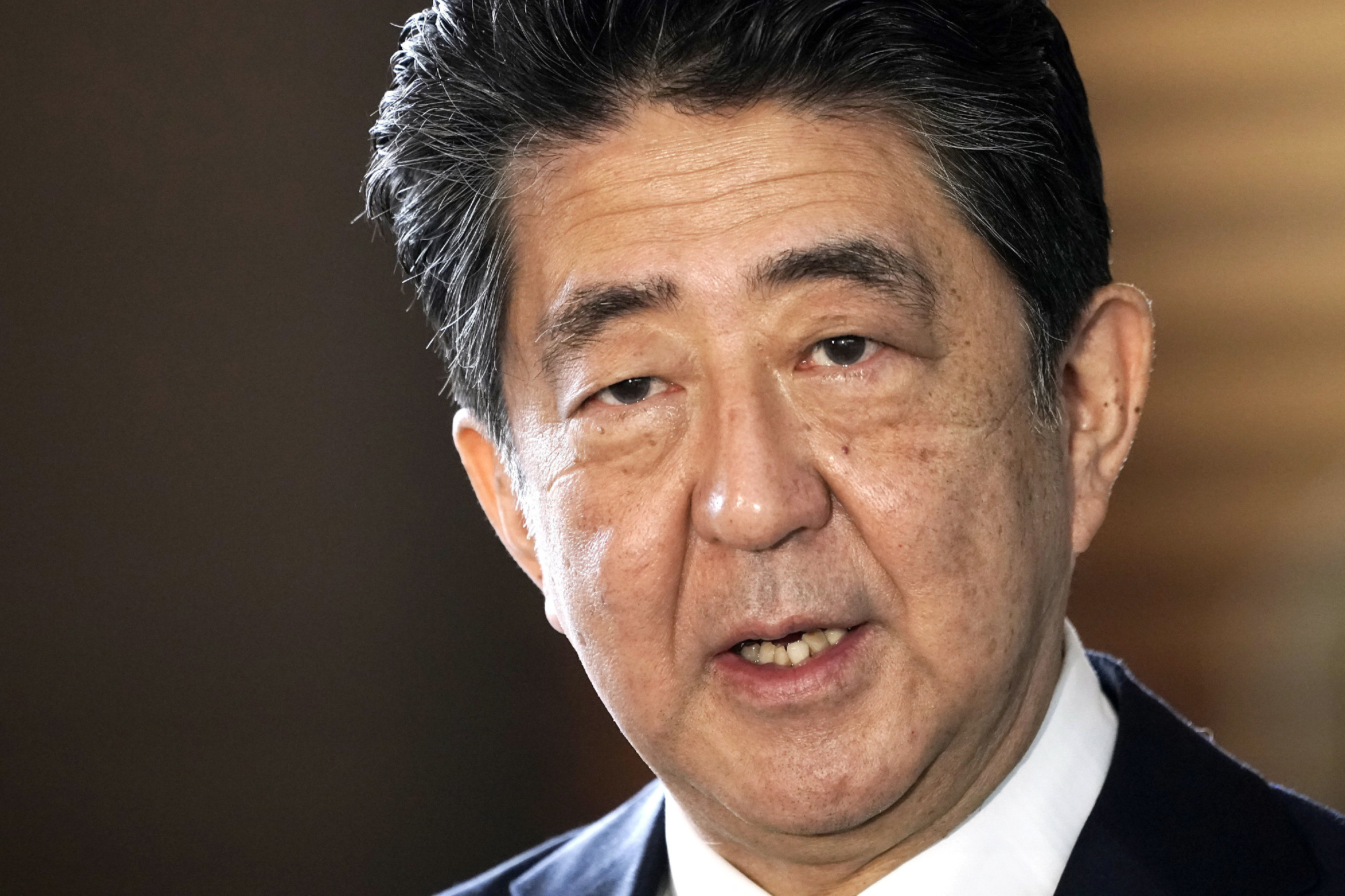 Merénylet Japánban: Meghalt Abe Sindzó volt kormányfő