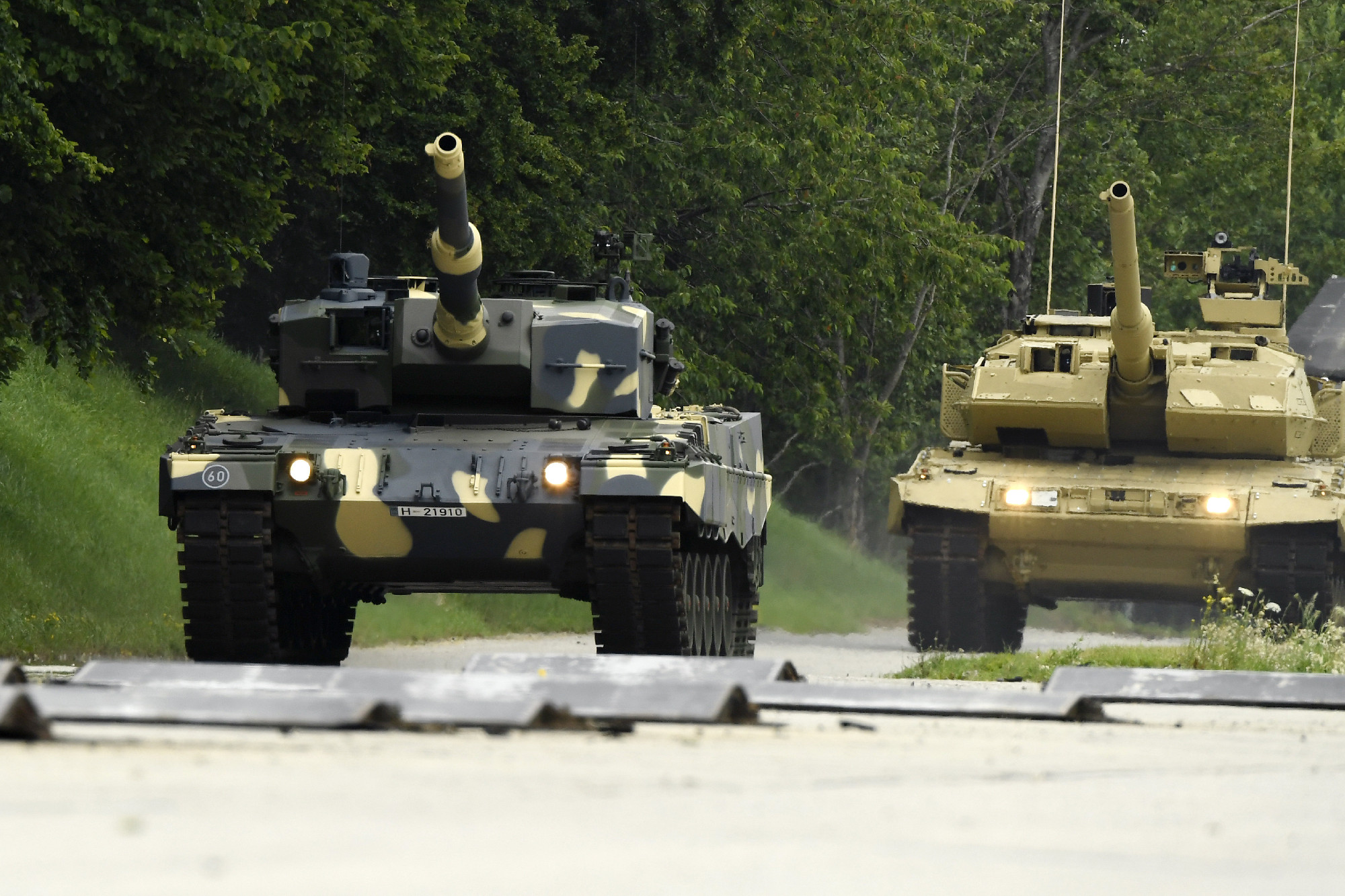 Úgy fest, Olaf Scholz tényleg átadja a Leopard tankokat Ukrajnának