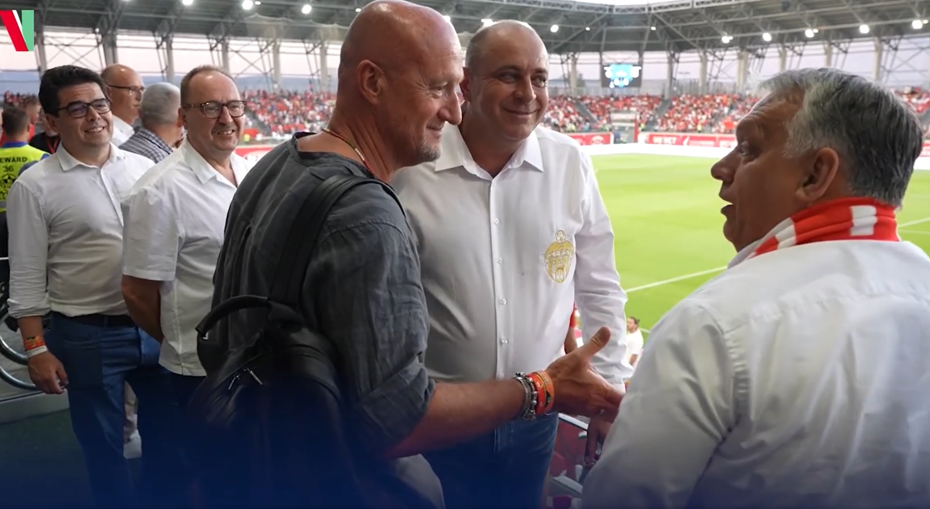Orbán Viktor erdélyi focimeccsen járt, felcsendült a Nélküled is