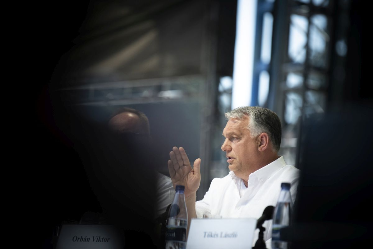 A román sajtó szerint Orbán Viktor „rasszista” kijelentéseket tett 