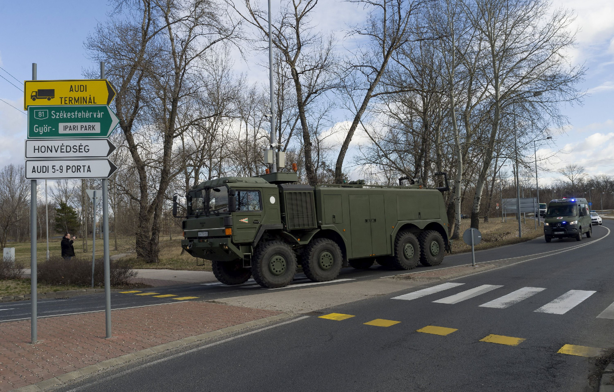 Katonai konvojok tűnnek majd fel az autópályákon