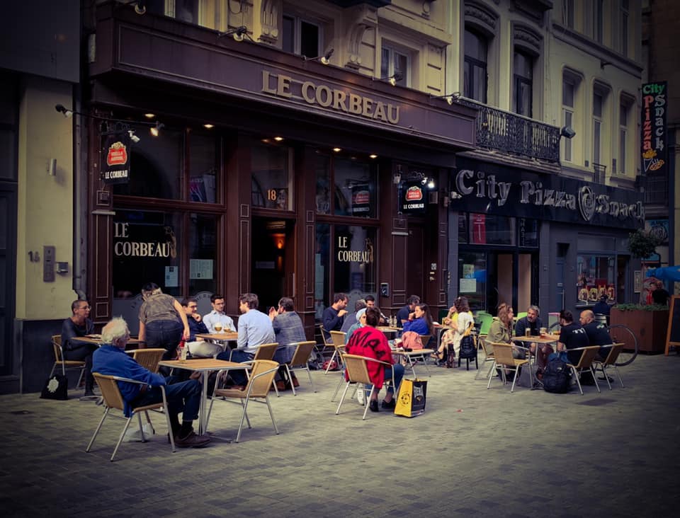 Gyilkossági kísérlettel vádolták meg a brüsszeli kávézó vendégei közé hajtó söfőrt