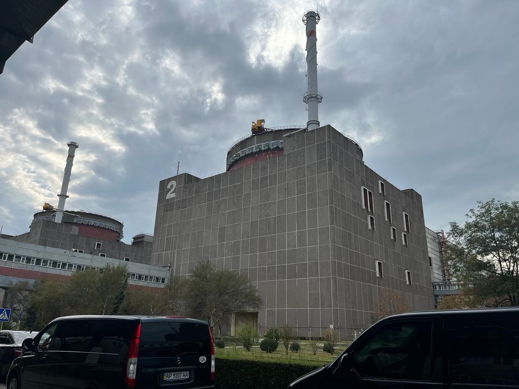 Az oroszok újra lövik a zaporizzsjai atomerőmű városát