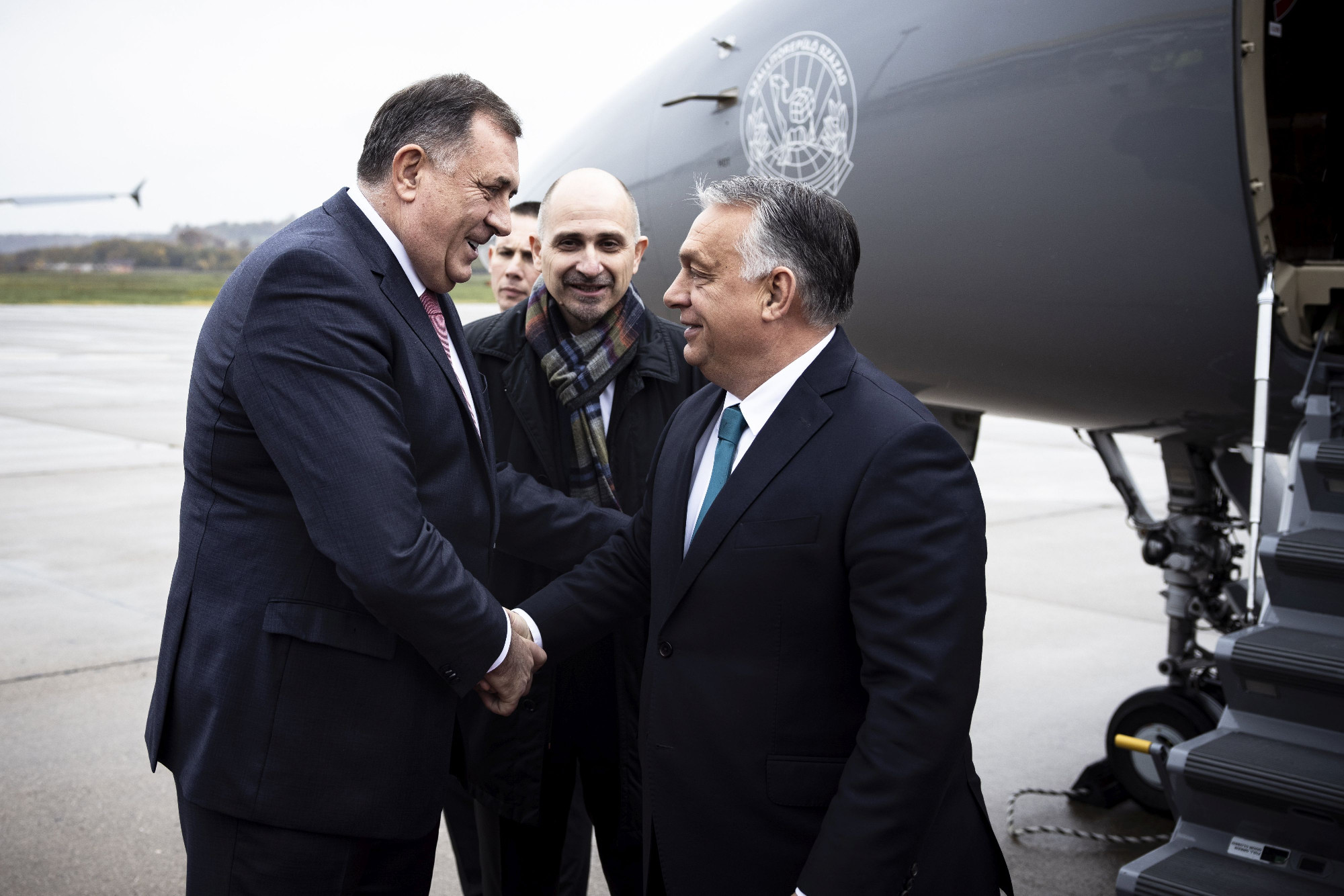 Gyanús támogatásokat juttathatnak a boszniai szerbeknek Orbán Viktorék