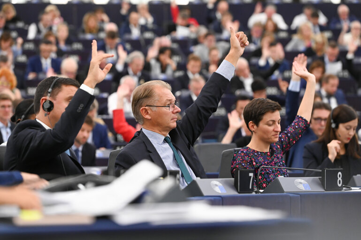 Ha Oroszország kerül szóba az Európai Parlamentben, a fideszesek nem szavaznak